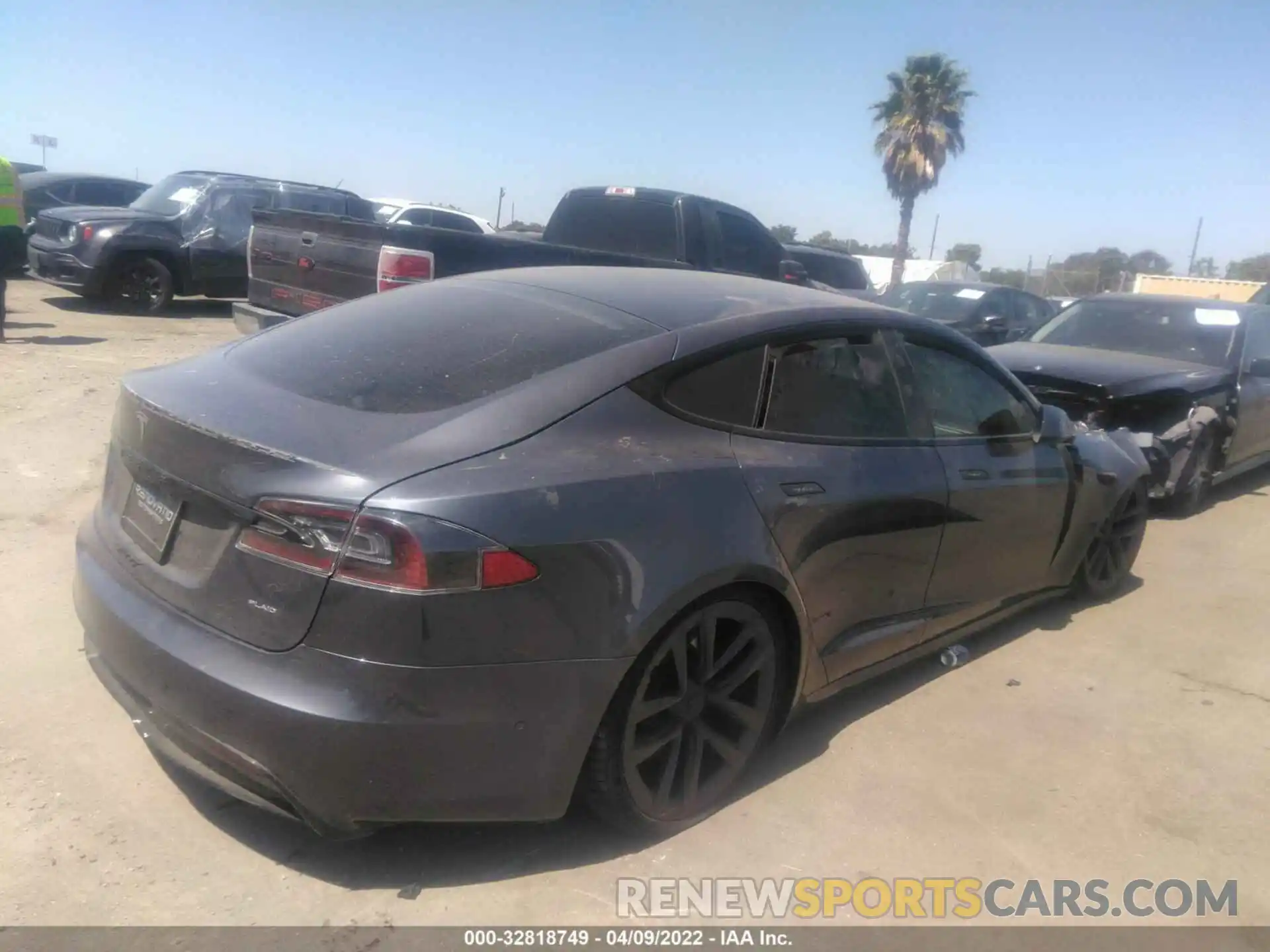 4 Photograph of a damaged car 5YJSA1E67MF431578 TESLA MODEL S 2021