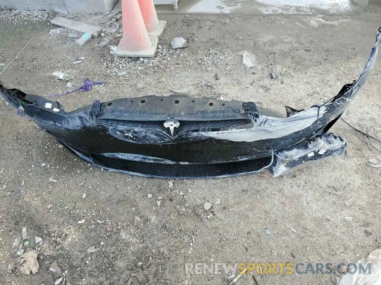 12 Photograph of a damaged car 5YJSA1E67MF441771 TESLA MODEL S 2021