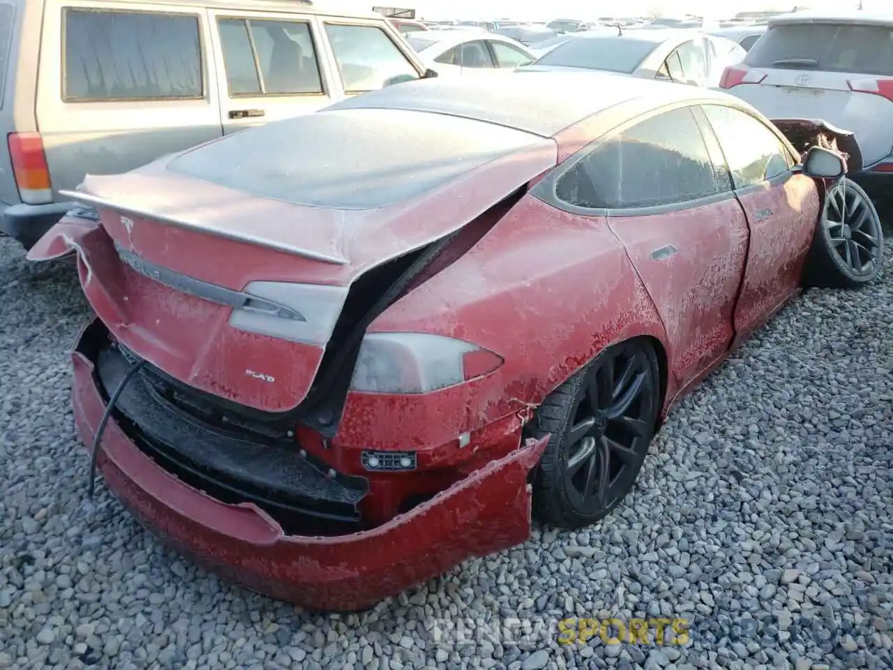 4 Photograph of a damaged car 5YJSA1E67MF442922 TESLA MODEL S 2021