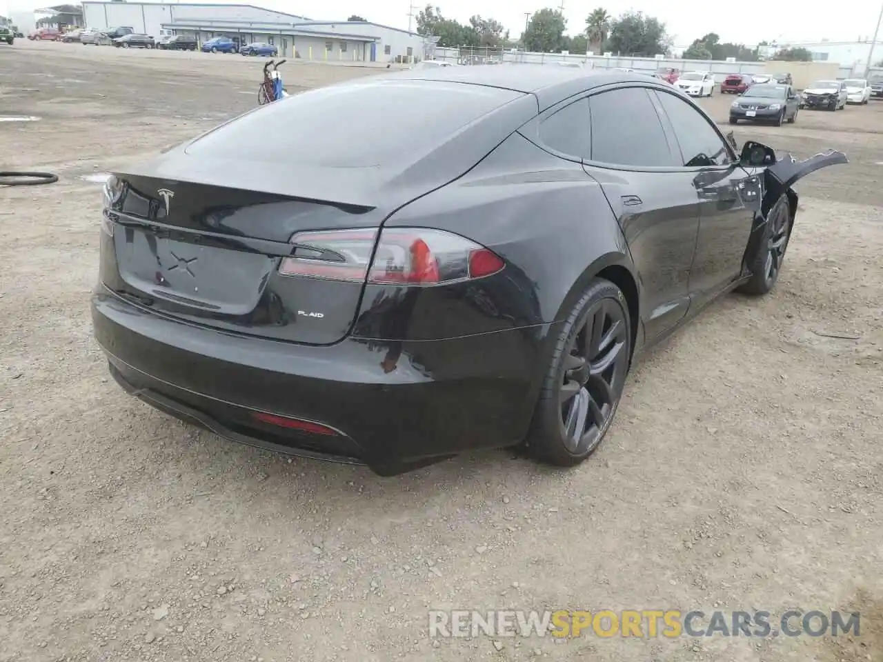 4 Photograph of a damaged car 5YJSA1E67MF451247 TESLA MODEL S 2021