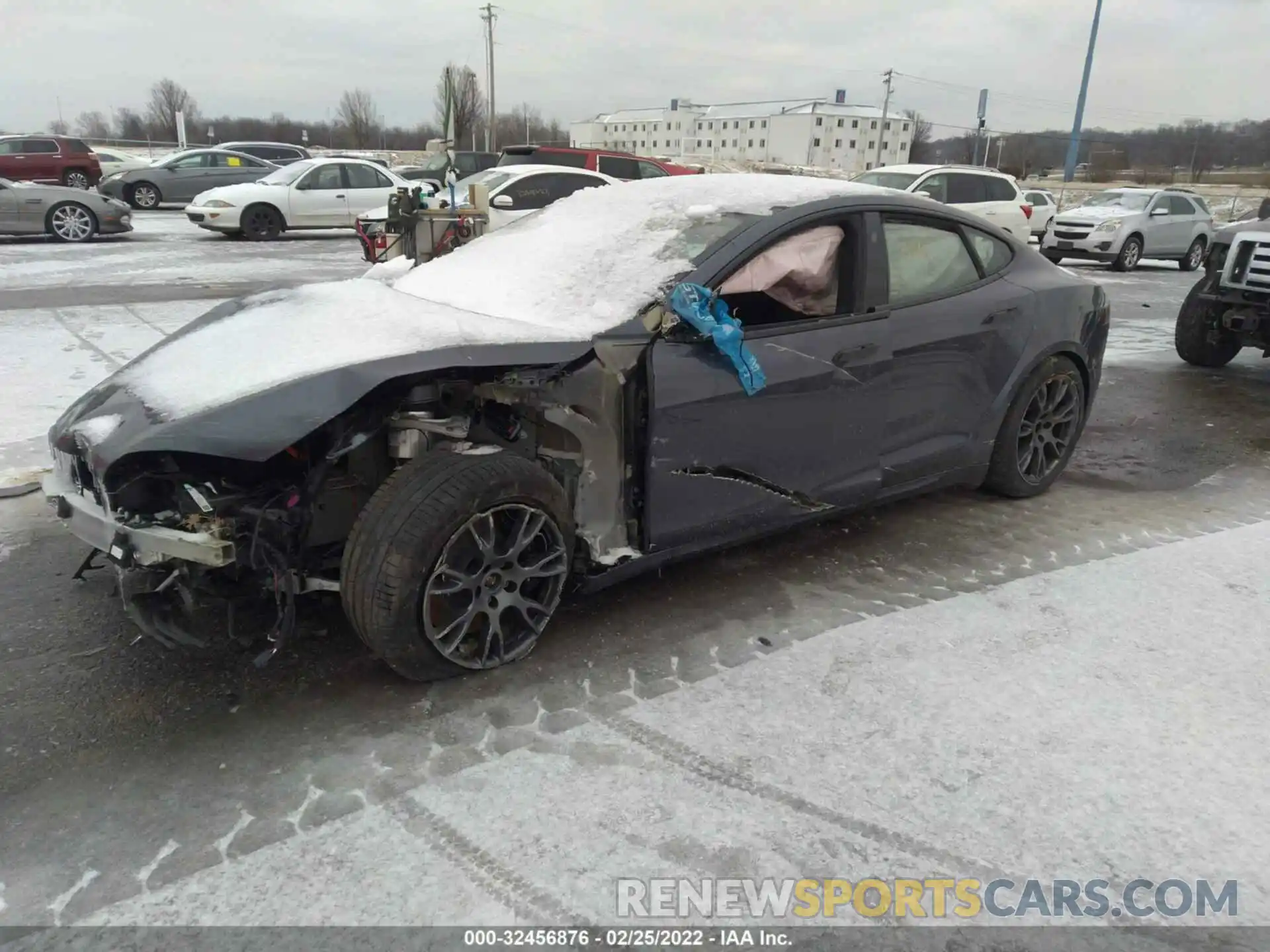 2 Photograph of a damaged car 5YJSA1E68MF438801 TESLA MODEL S 2021