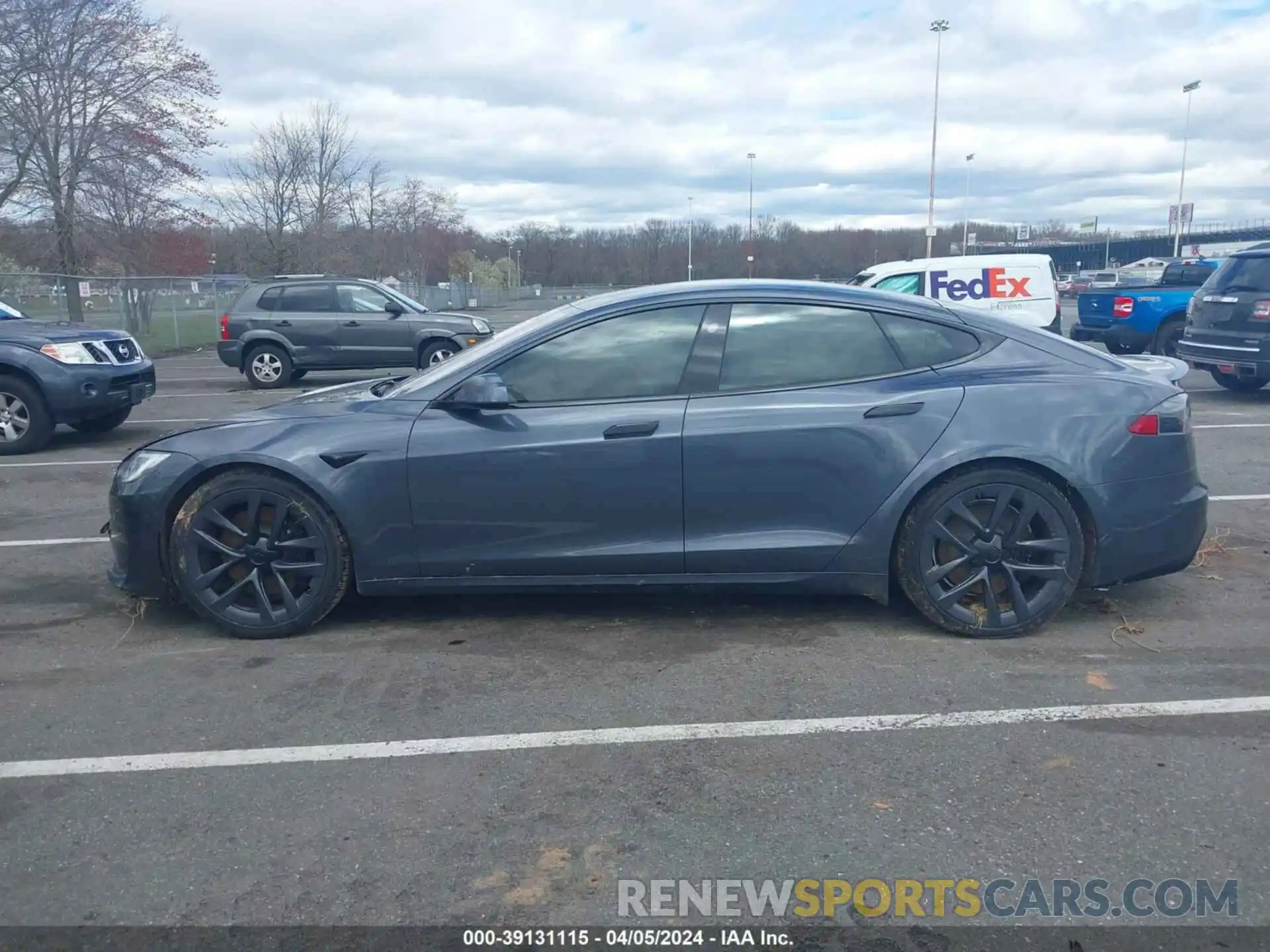 14 Photograph of a damaged car 5YJSA1E69MF431971 TESLA MODEL S 2021