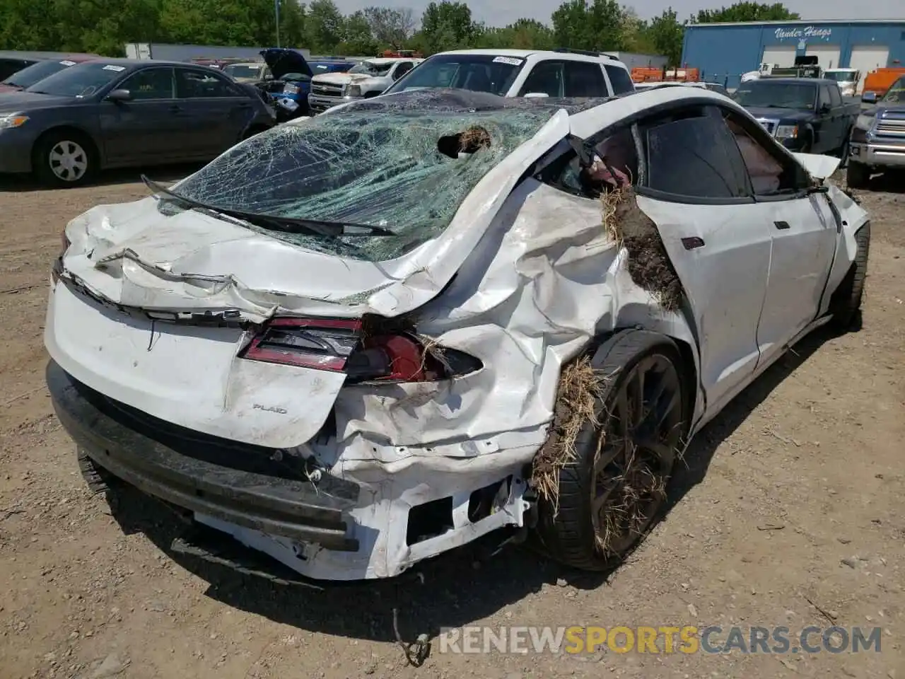 4 Photograph of a damaged car 5YJSA1E69MF443697 TESLA MODEL S 2021