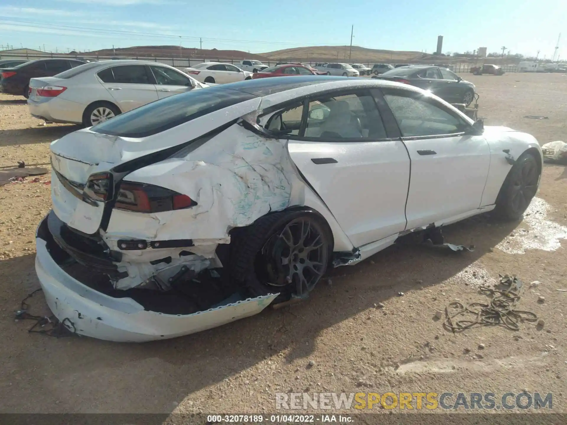 4 Photograph of a damaged car 5YJSA1E6XMF452652 TESLA MODEL S 2021