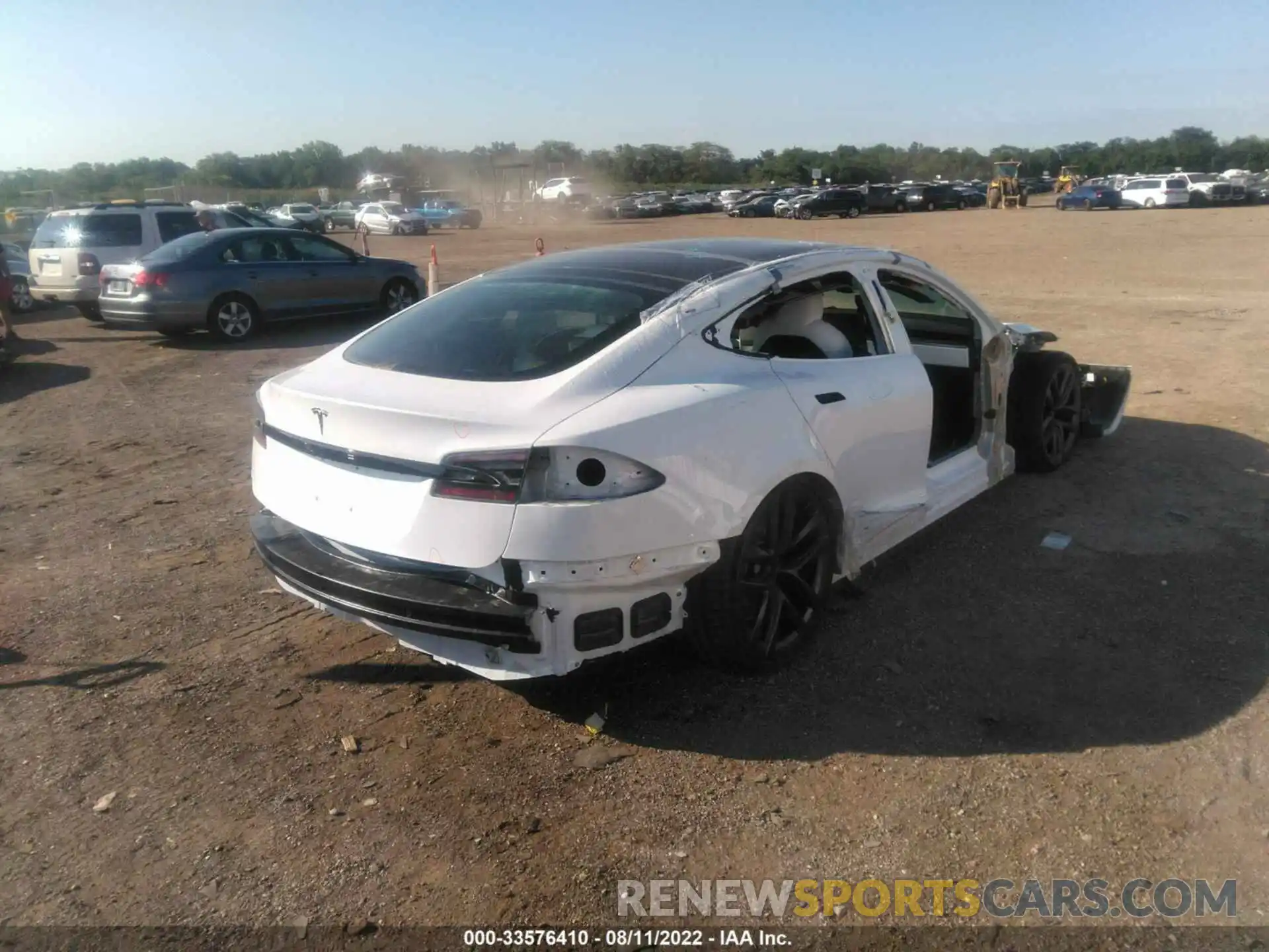 4 Photograph of a damaged car 5YJSA1E50NF467461 TESLA MODEL S 2022