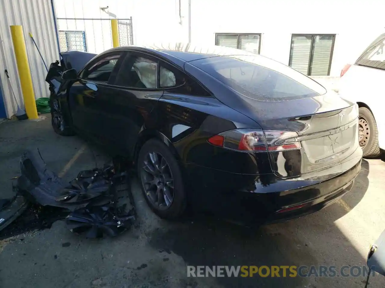 3 Photograph of a damaged car 5YJSA1E52NF463511 TESLA MODEL S 2022