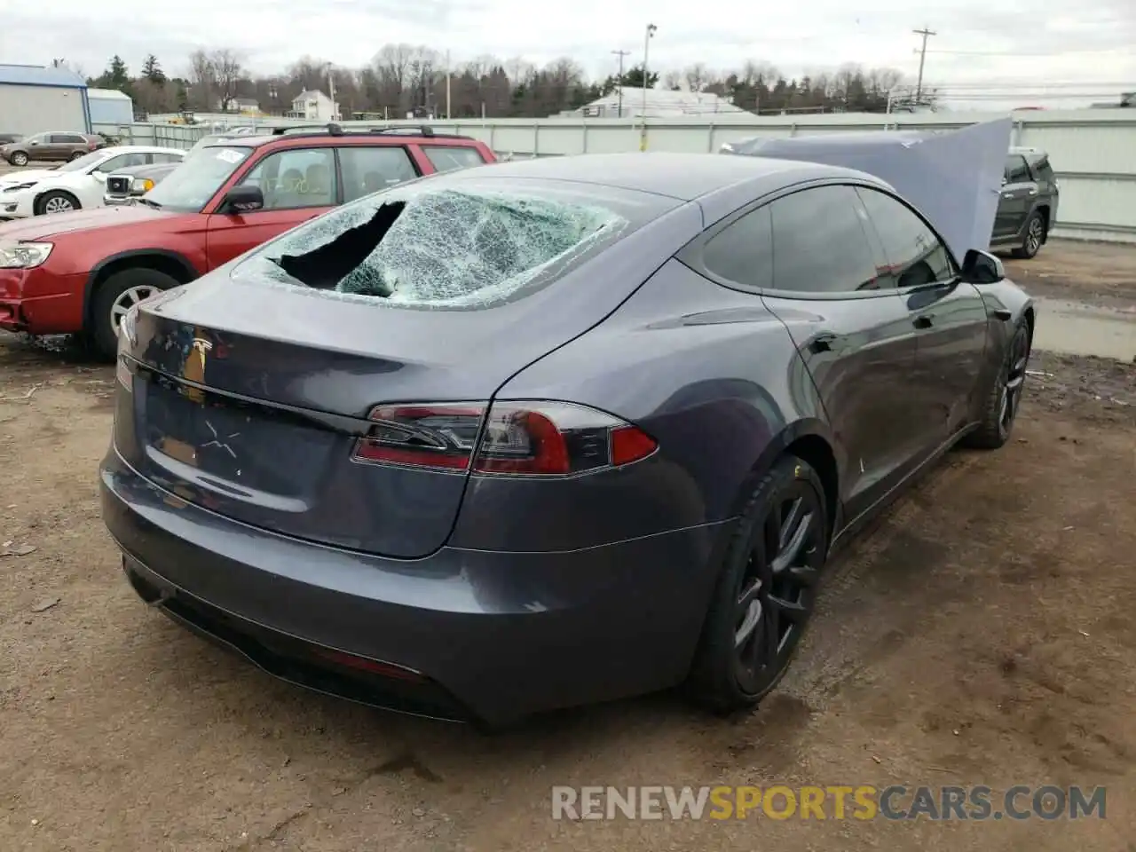 4 Photograph of a damaged car 5YJSA1E52NF469292 TESLA MODEL S 2022