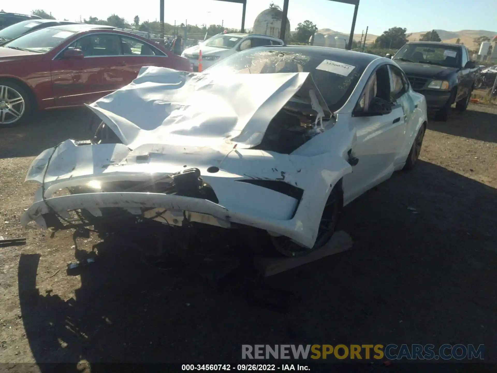 2 Photograph of a damaged car 5YJSA1E53NF463615 TESLA MODEL S 2022