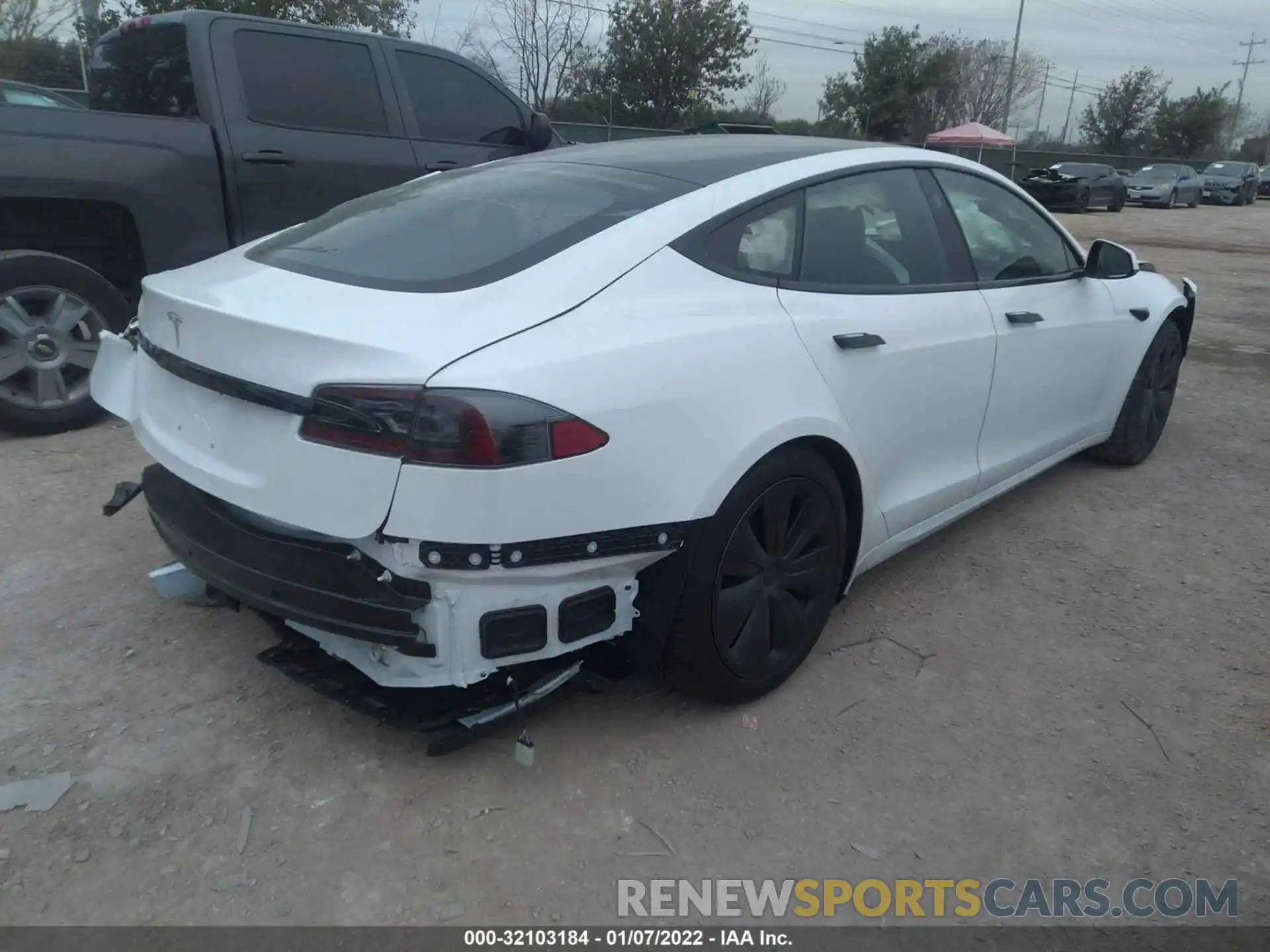 4 Photograph of a damaged car 5YJSA1E57NF460328 TESLA MODEL S 2022