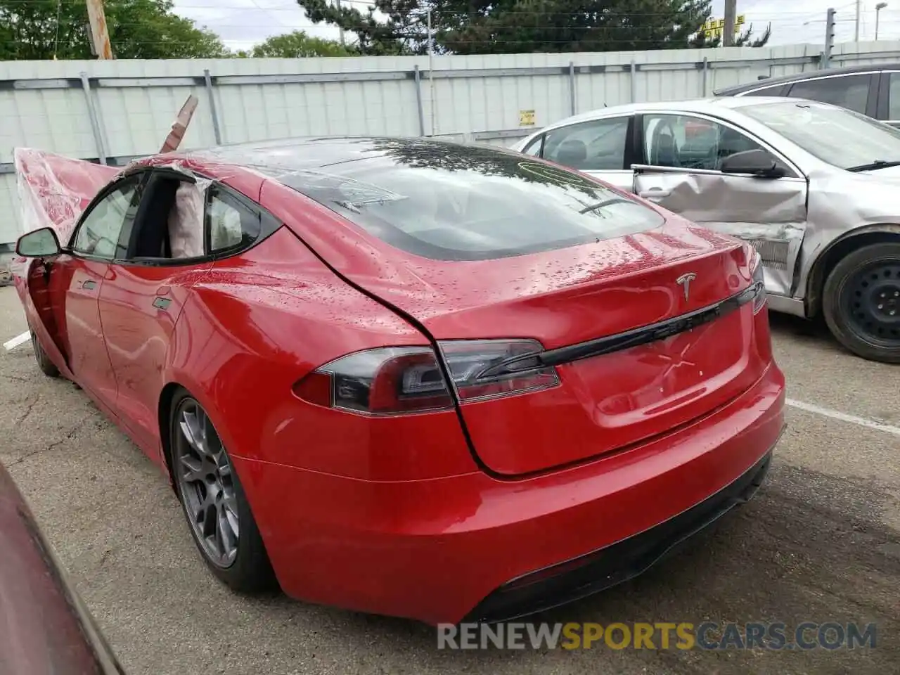 3 Photograph of a damaged car 5YJSA1E57NF462564 TESLA MODEL S 2022