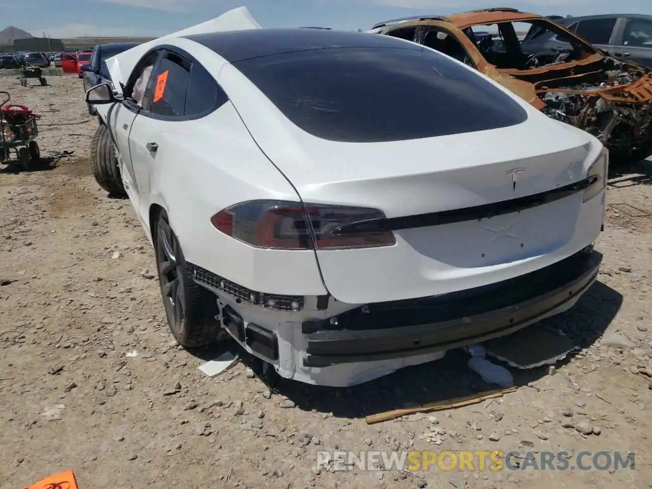 3 Photograph of a damaged car 5YJSA1E58NF469863 TESLA MODEL S 2022