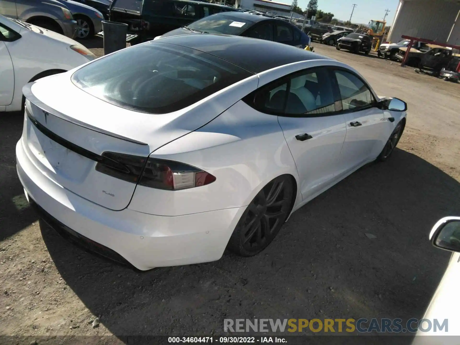 4 Photograph of a damaged car 5YJSA1E60NF461958 TESLA MODEL S 2022