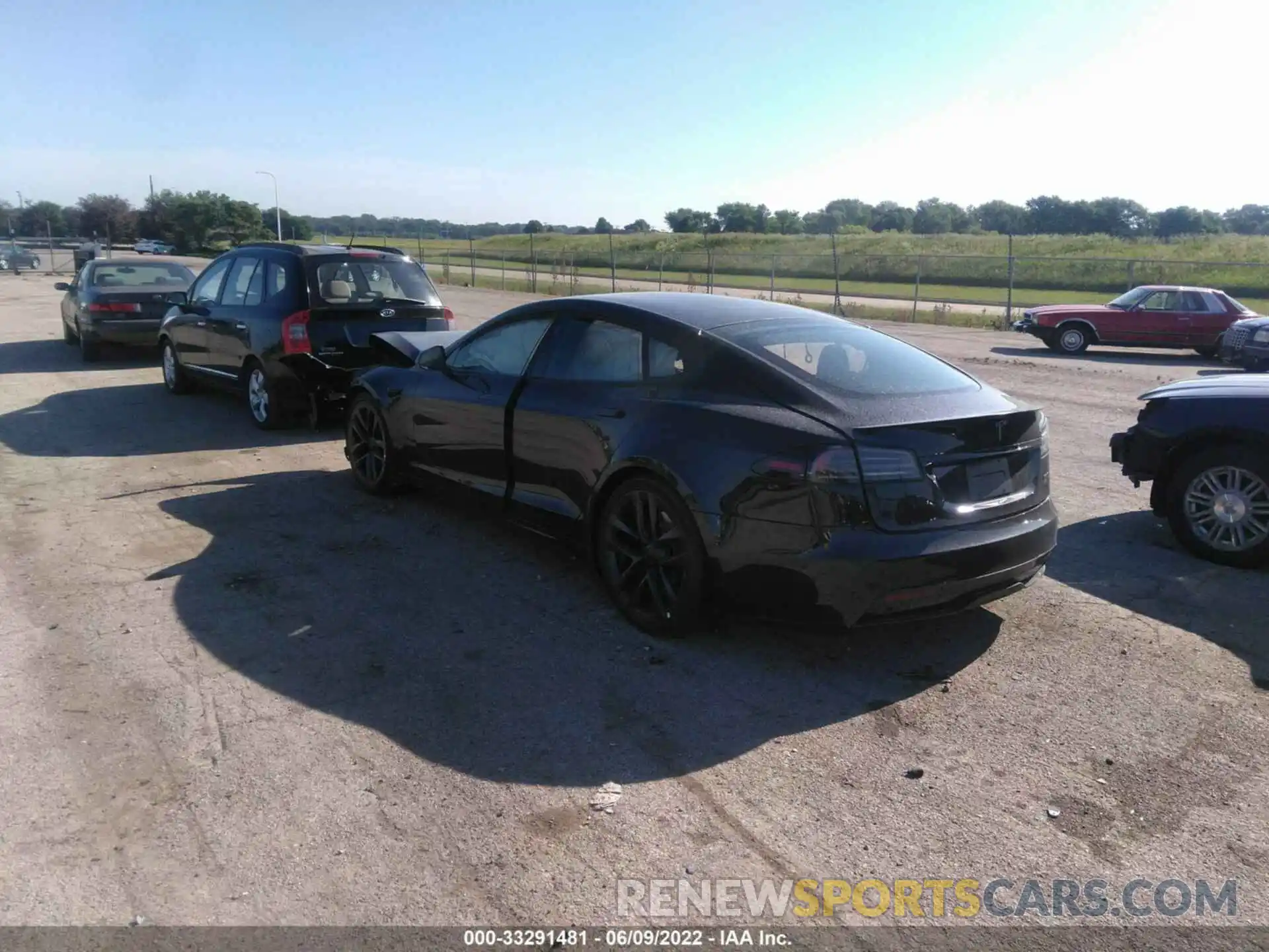 3 Photograph of a damaged car 5YJSA1E60NF478114 TESLA MODEL S 2022