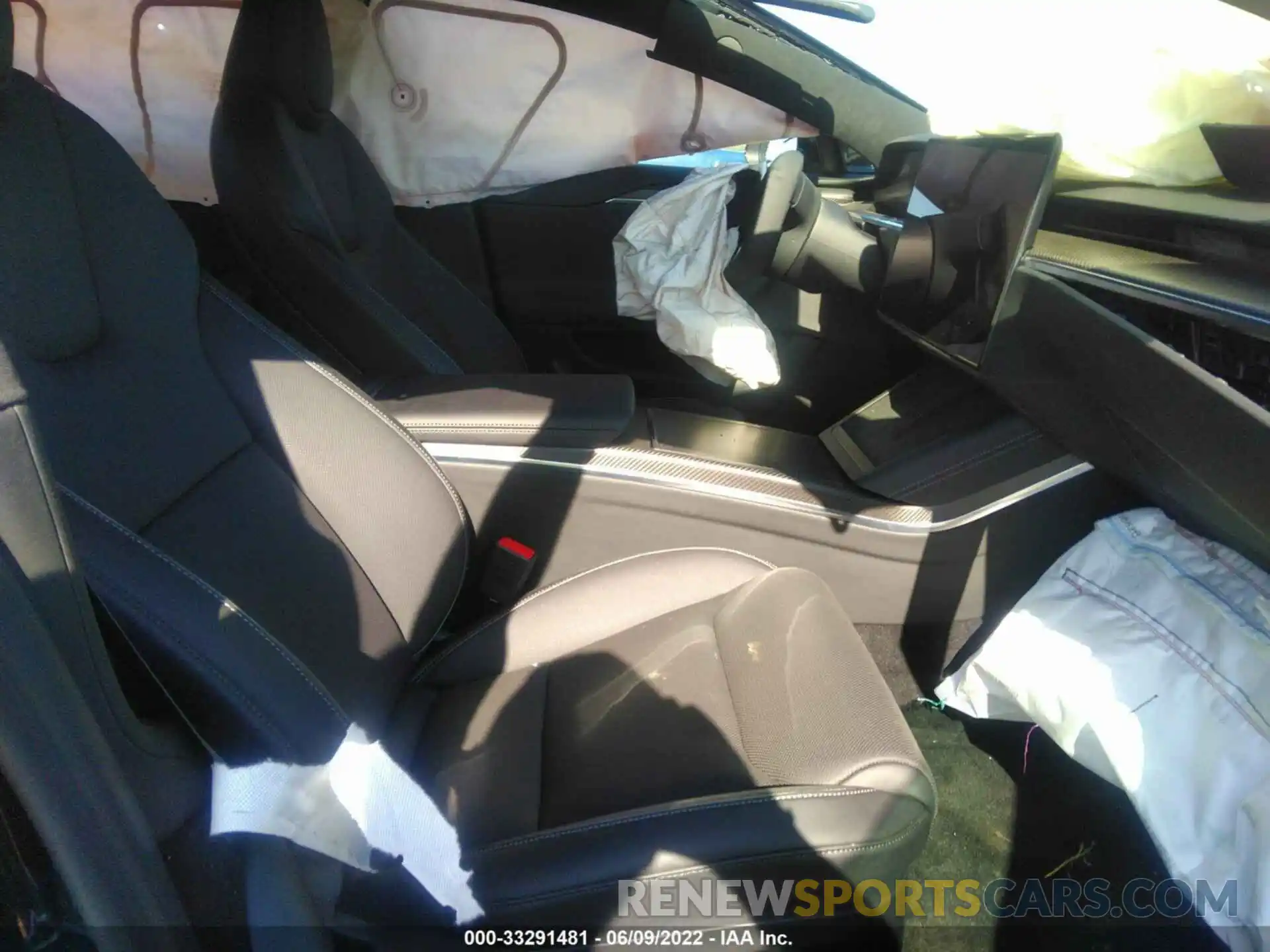 5 Photograph of a damaged car 5YJSA1E60NF478114 TESLA MODEL S 2022