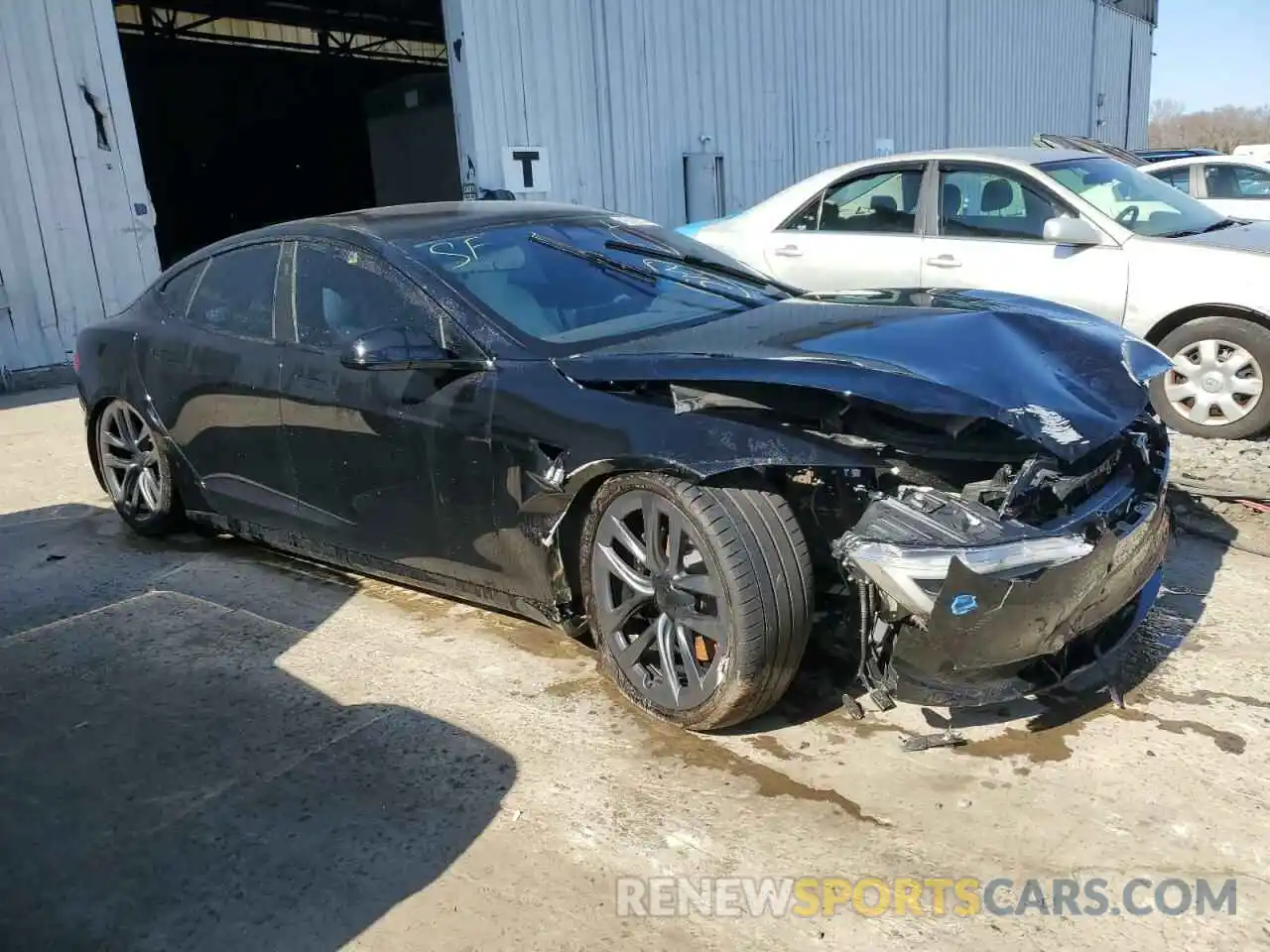 4 Photograph of a damaged car 5YJSA1E61NF459751 TESLA MODEL S 2022