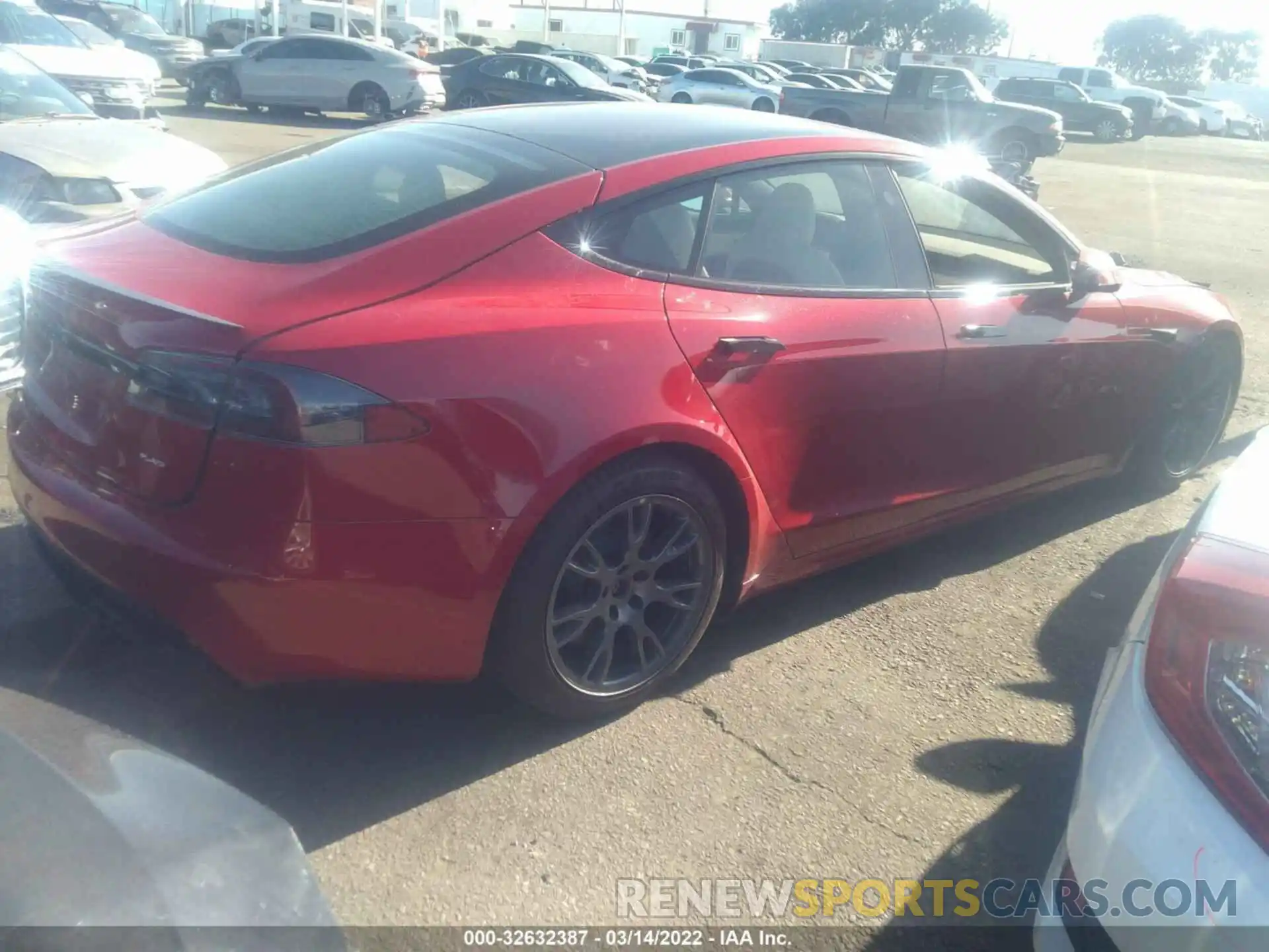 4 Photograph of a damaged car 5YJSA1E64NF459680 TESLA MODEL S 2022