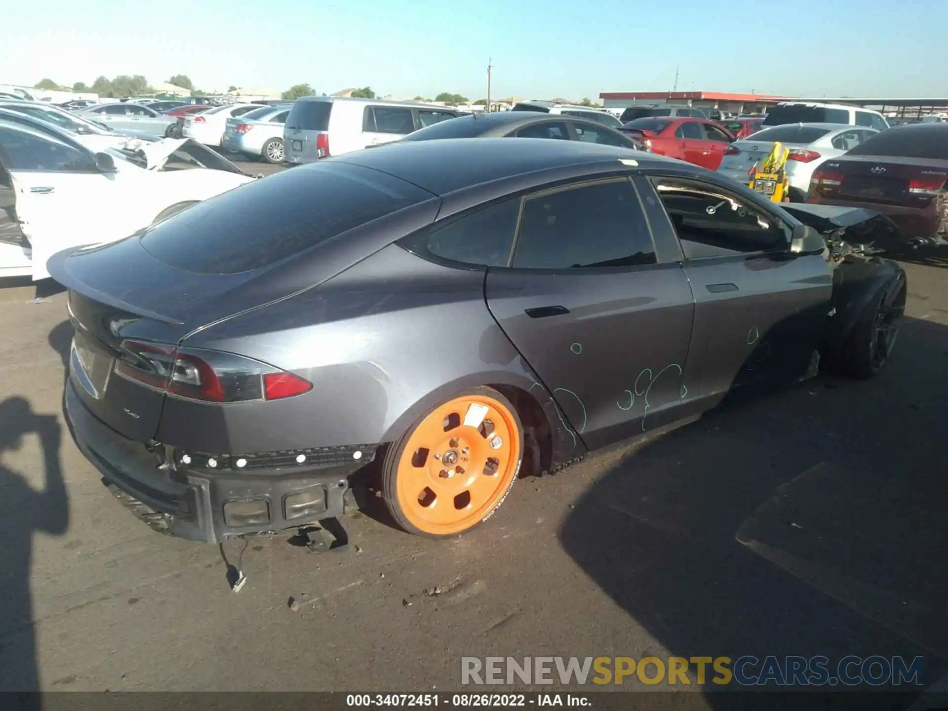 4 Photograph of a damaged car 5YJSA1E64NF460649 TESLA MODEL S 2022