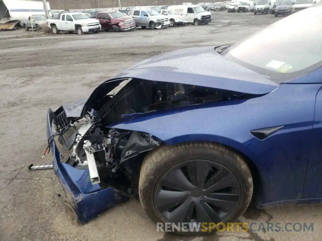 10 Photograph of a damaged car 5YJSA1E64NF467908 TESLA MODEL S 2022