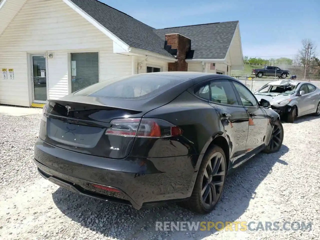 4 Photograph of a damaged car 5YJSA1E65NF468744 TESLA MODEL S 2022