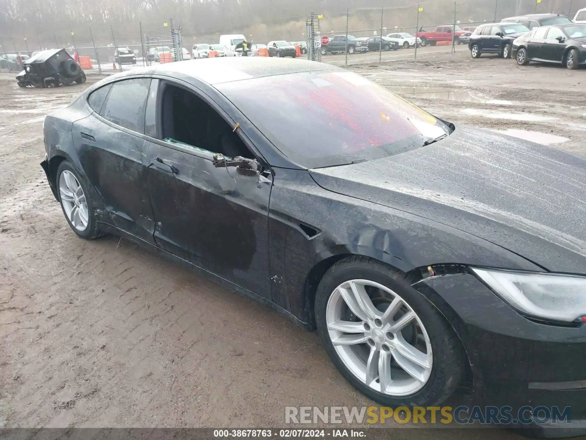 6 Photograph of a damaged car 5YJSA1E66NF460314 TESLA MODEL S 2022