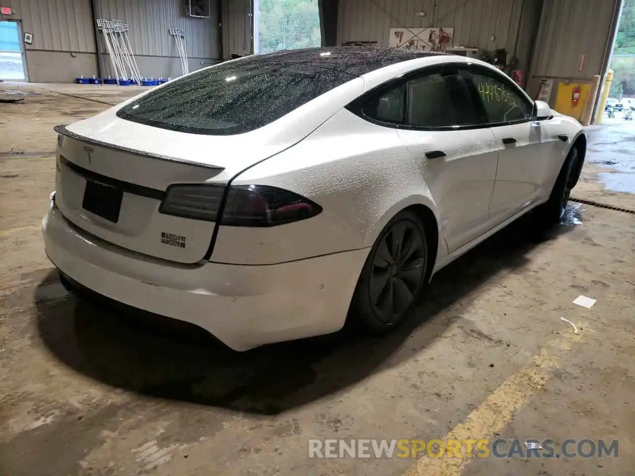 4 Photograph of a damaged car 5YJSA1E68NF473954 TESLA MODEL S 2022