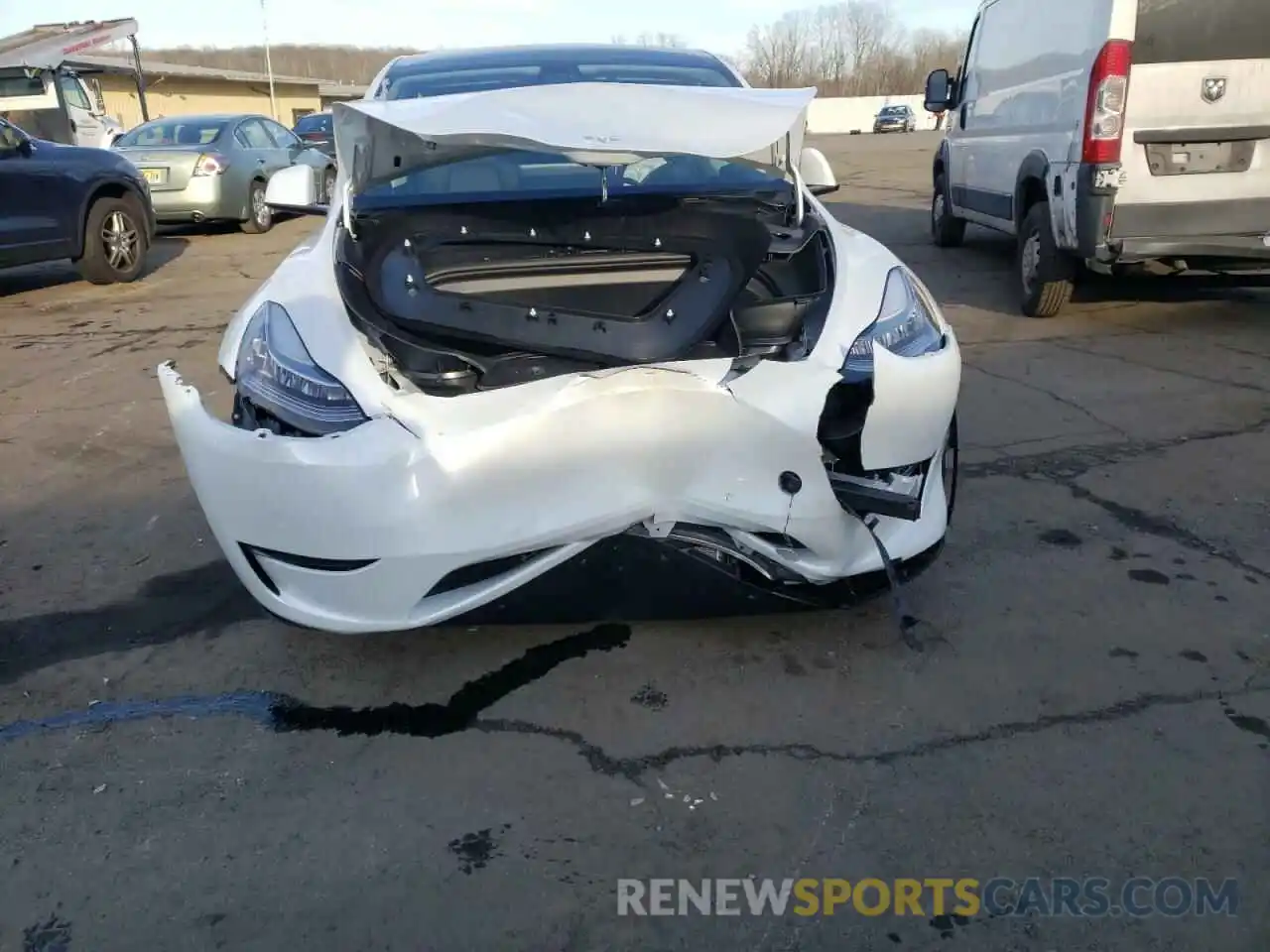 9 Photograph of a damaged car 7SAYGDEE4NF339222 TESLA MODEL S 2022