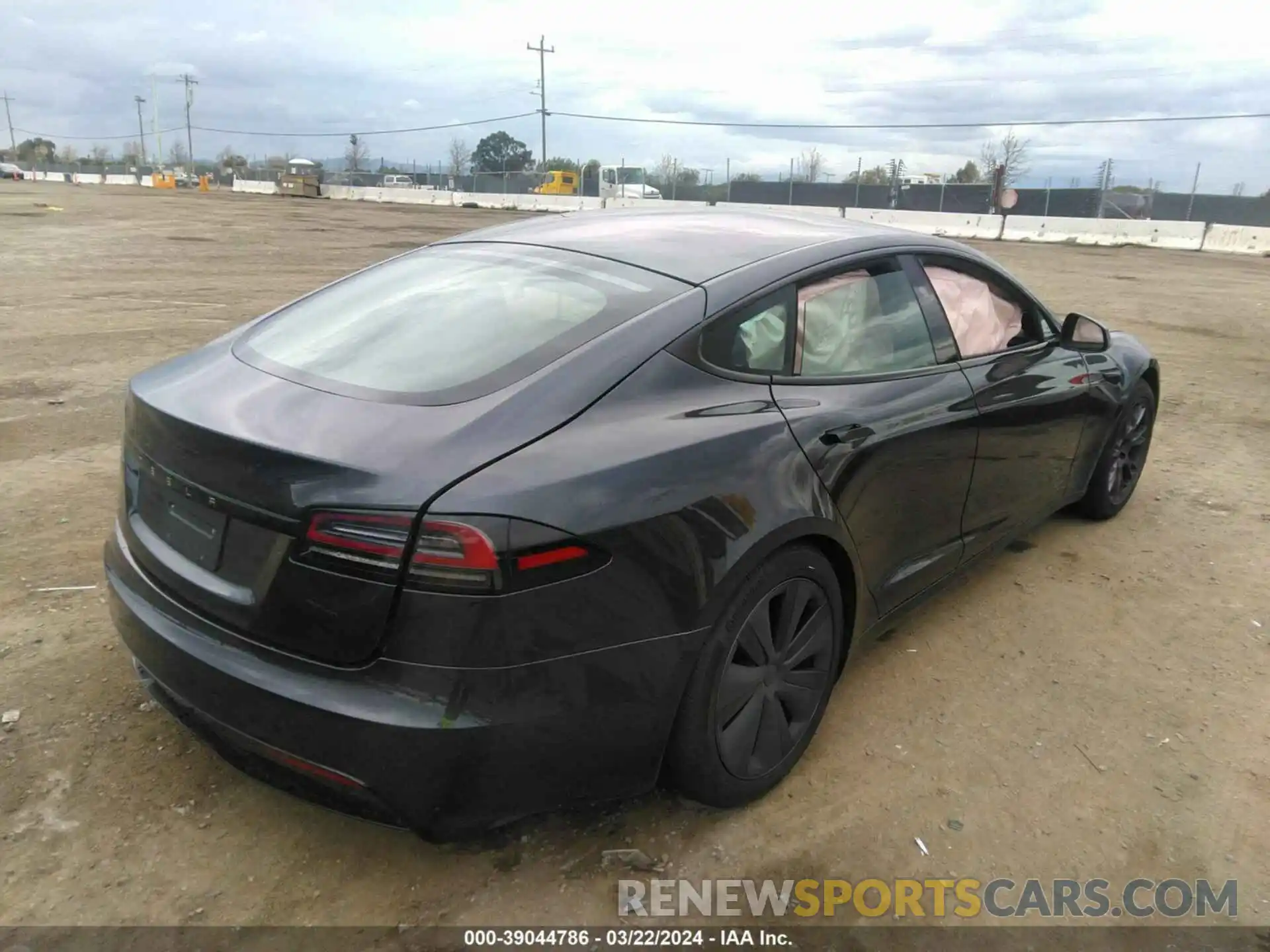 4 Photograph of a damaged car 5YJSA1E59RF532538 TESLA MODEL S 2024