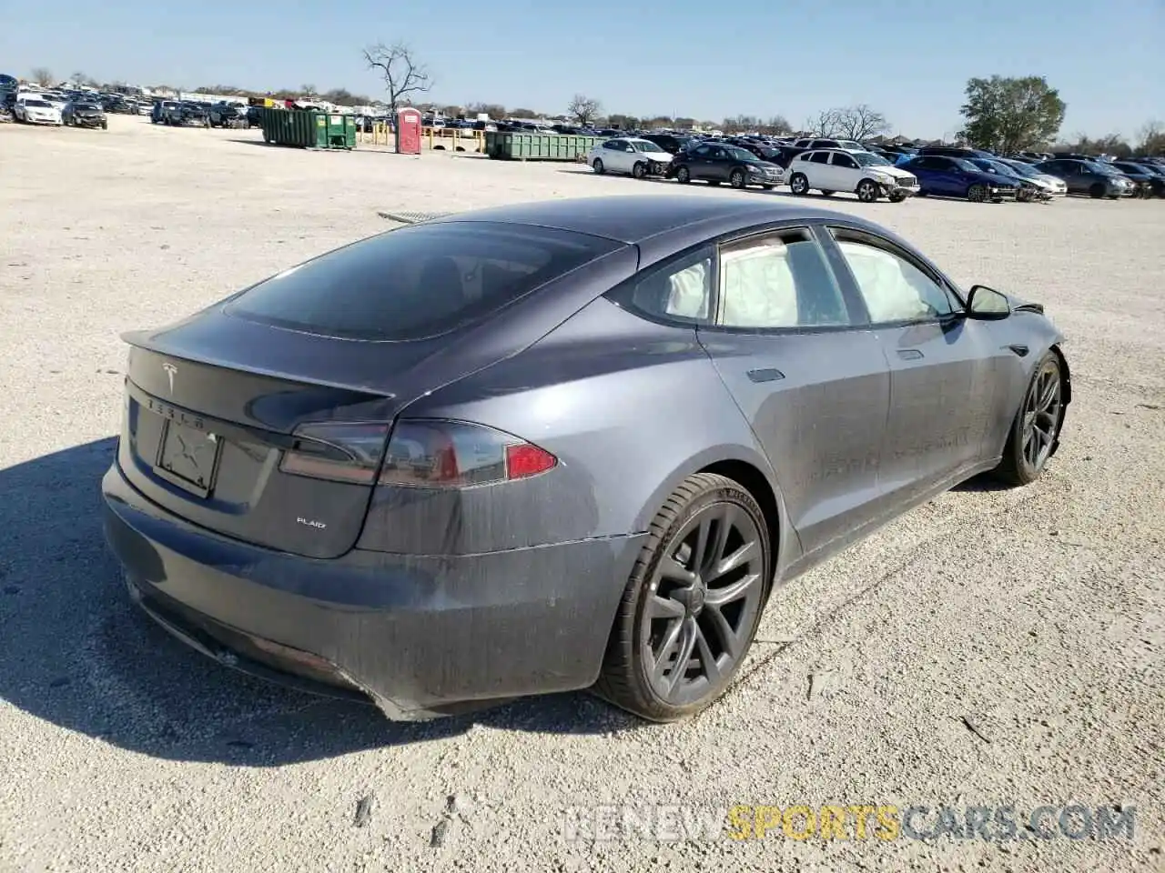 4 Photograph of a damaged car 5YJSA1E6XNF462115 TESLA MODEL S EV 2022