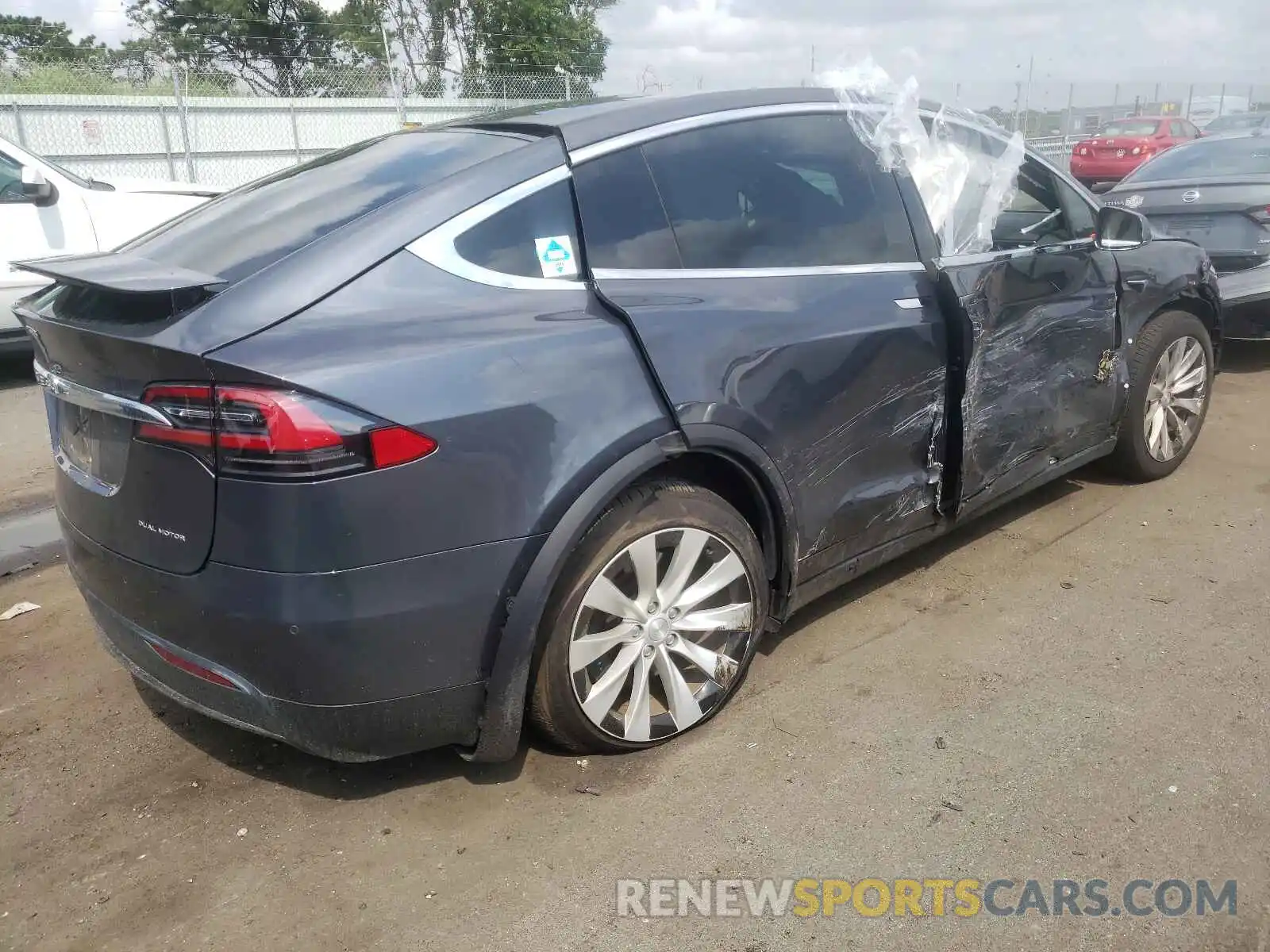 4 Фотография поврежденного автомобиля 5YJXCAE20KF160468 TESLA MODEL X 2019