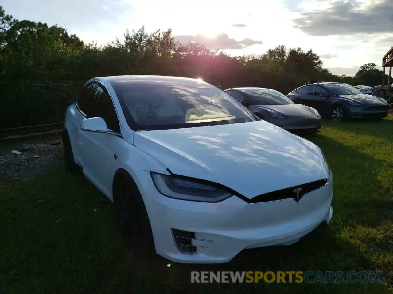 1 Photograph of a damaged car 5YJXCAE20KF204033 TESLA MODEL X 2019