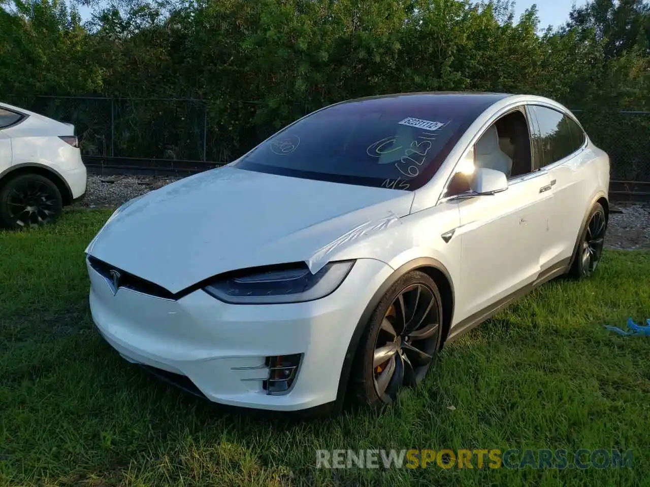 2 Photograph of a damaged car 5YJXCAE20KF204033 TESLA MODEL X 2019