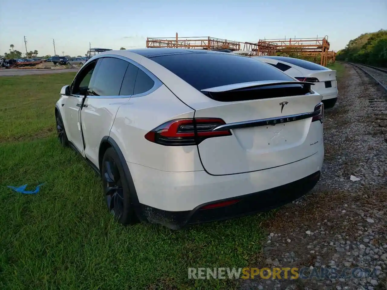 3 Photograph of a damaged car 5YJXCAE20KF204033 TESLA MODEL X 2019