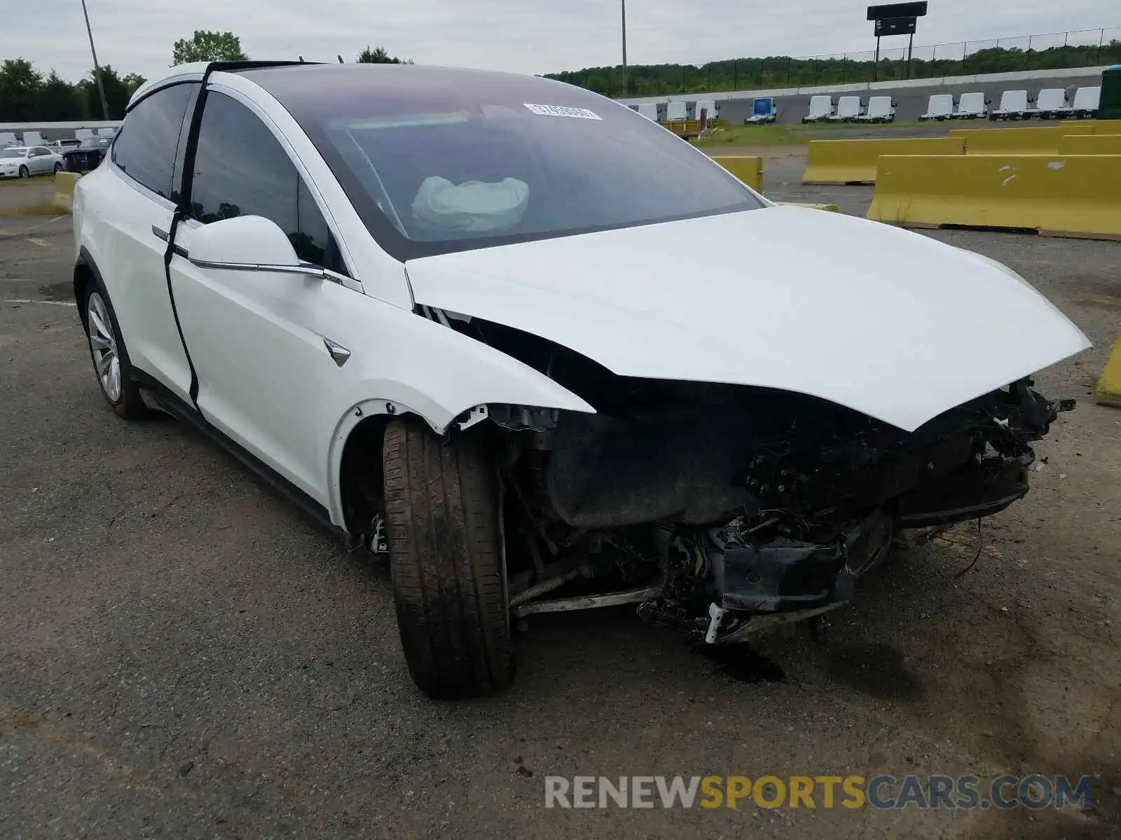 1 Photograph of a damaged car 5YJXCAE21KF183614 TESLA MODEL X 2019