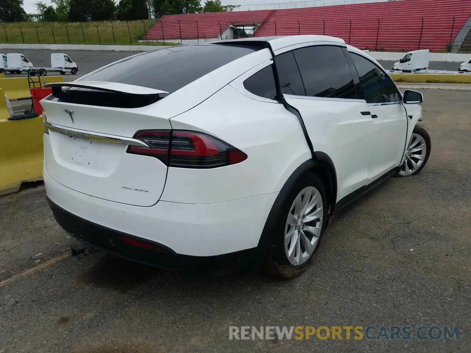 4 Фотография поврежденного автомобиля 5YJXCAE21KF183614 TESLA MODEL X 2019