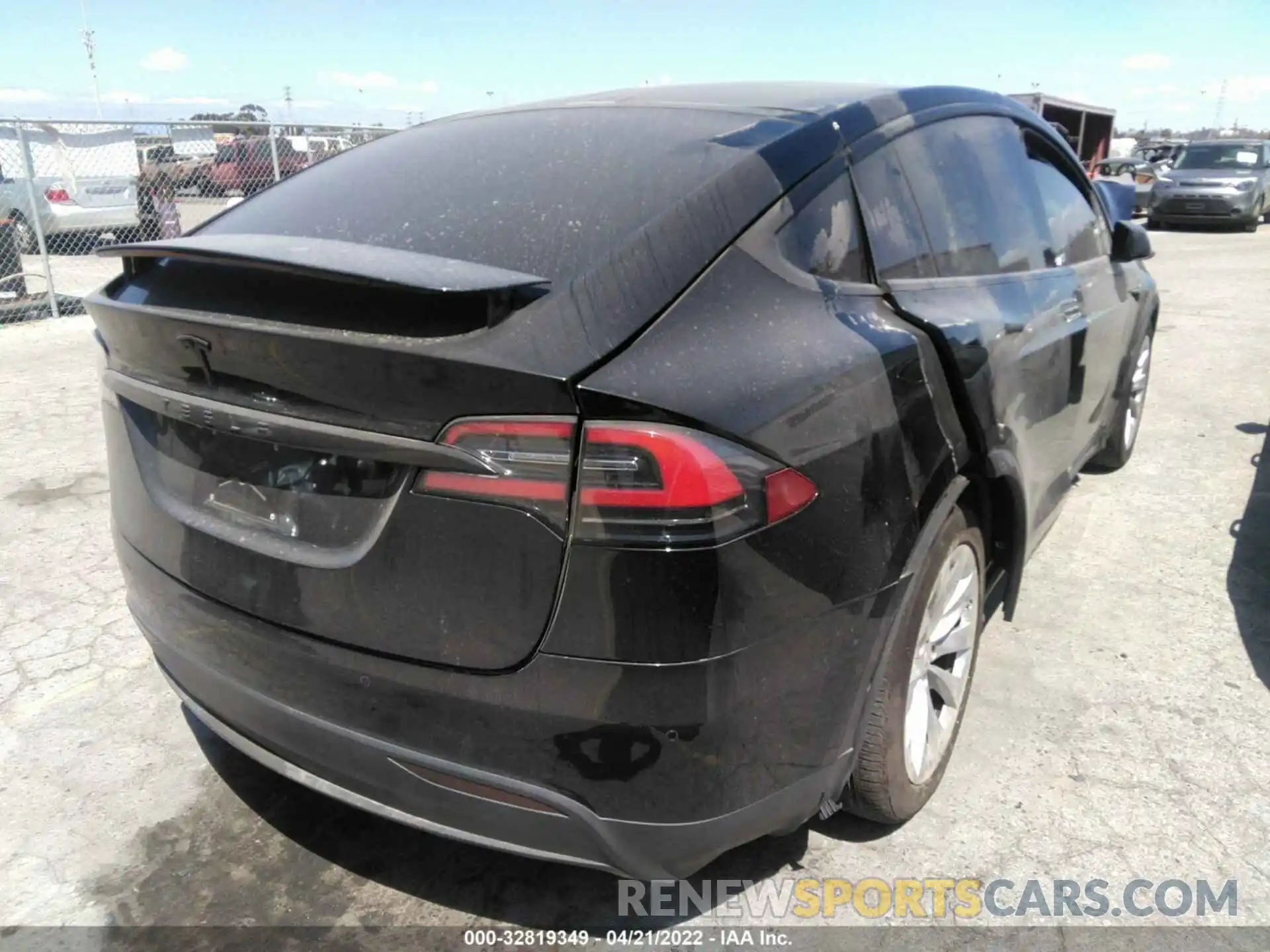 4 Photograph of a damaged car 5YJXCAE22KF211100 TESLA MODEL X 2019