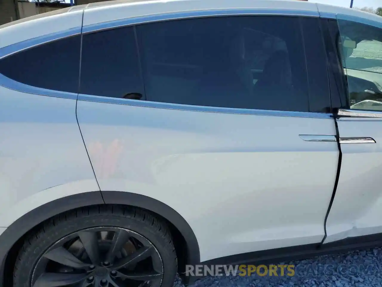 10 Photograph of a damaged car 5YJXCAE23KF204320 TESLA MODEL X 2019