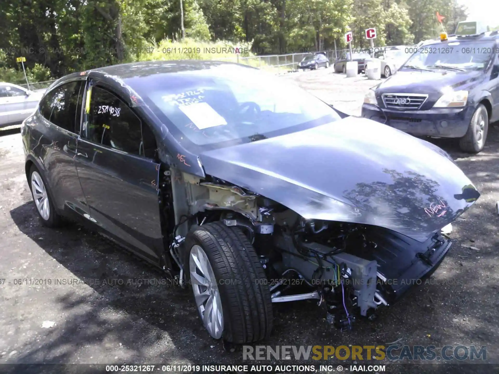 1 Photograph of a damaged car 5YJXCAE24KF151353 TESLA MODEL X 2019