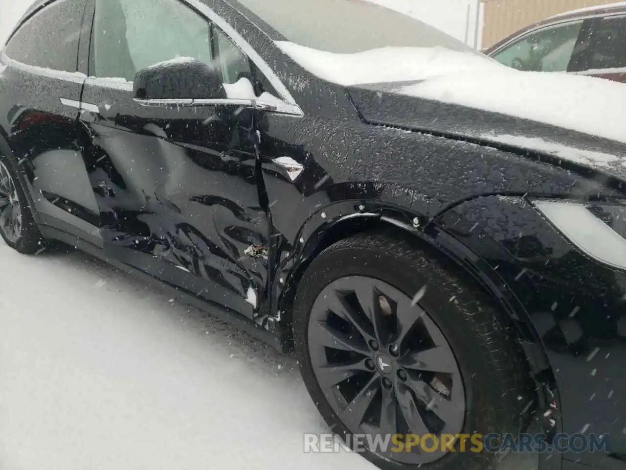 9 Photograph of a damaged car 5YJXCAE24KF182862 TESLA MODEL X 2019