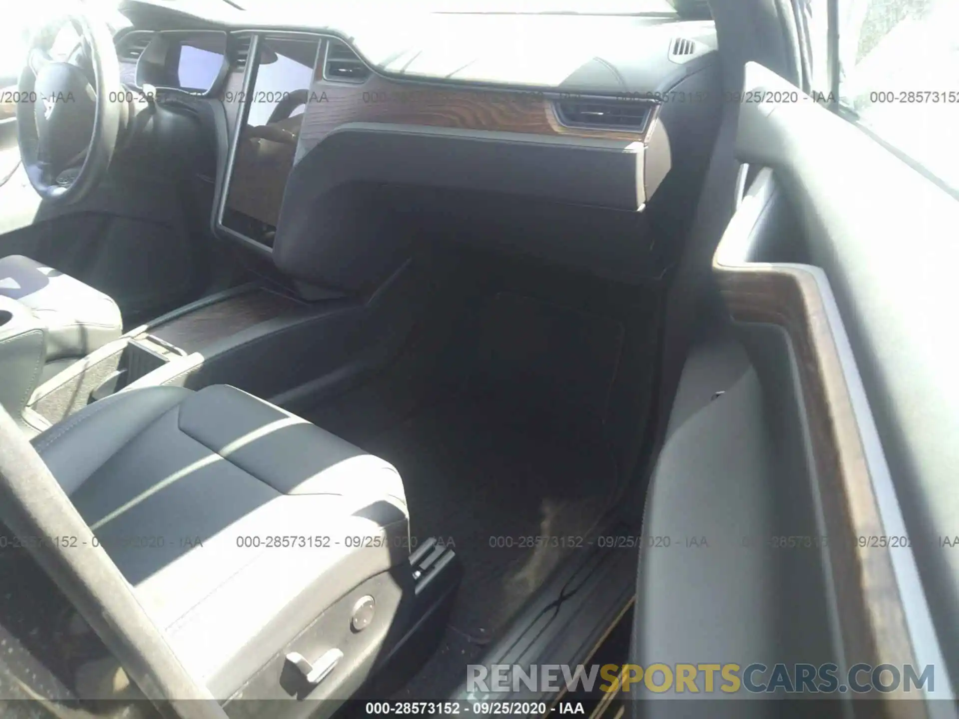 5 Photograph of a damaged car 5YJXCAE25KF181980 TESLA MODEL X 2019