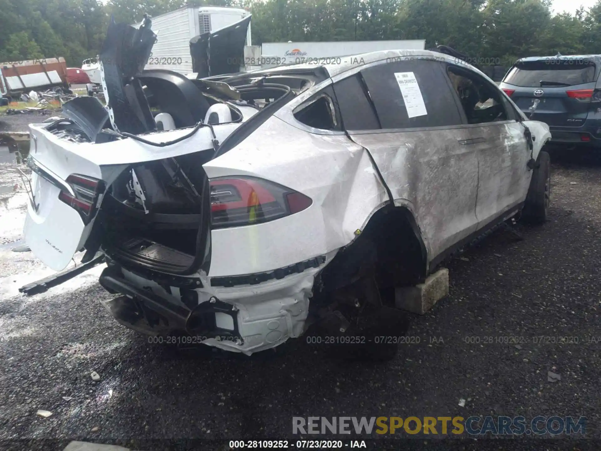 4 Photograph of a damaged car 5YJXCAE25KF196740 TESLA MODEL X 2019