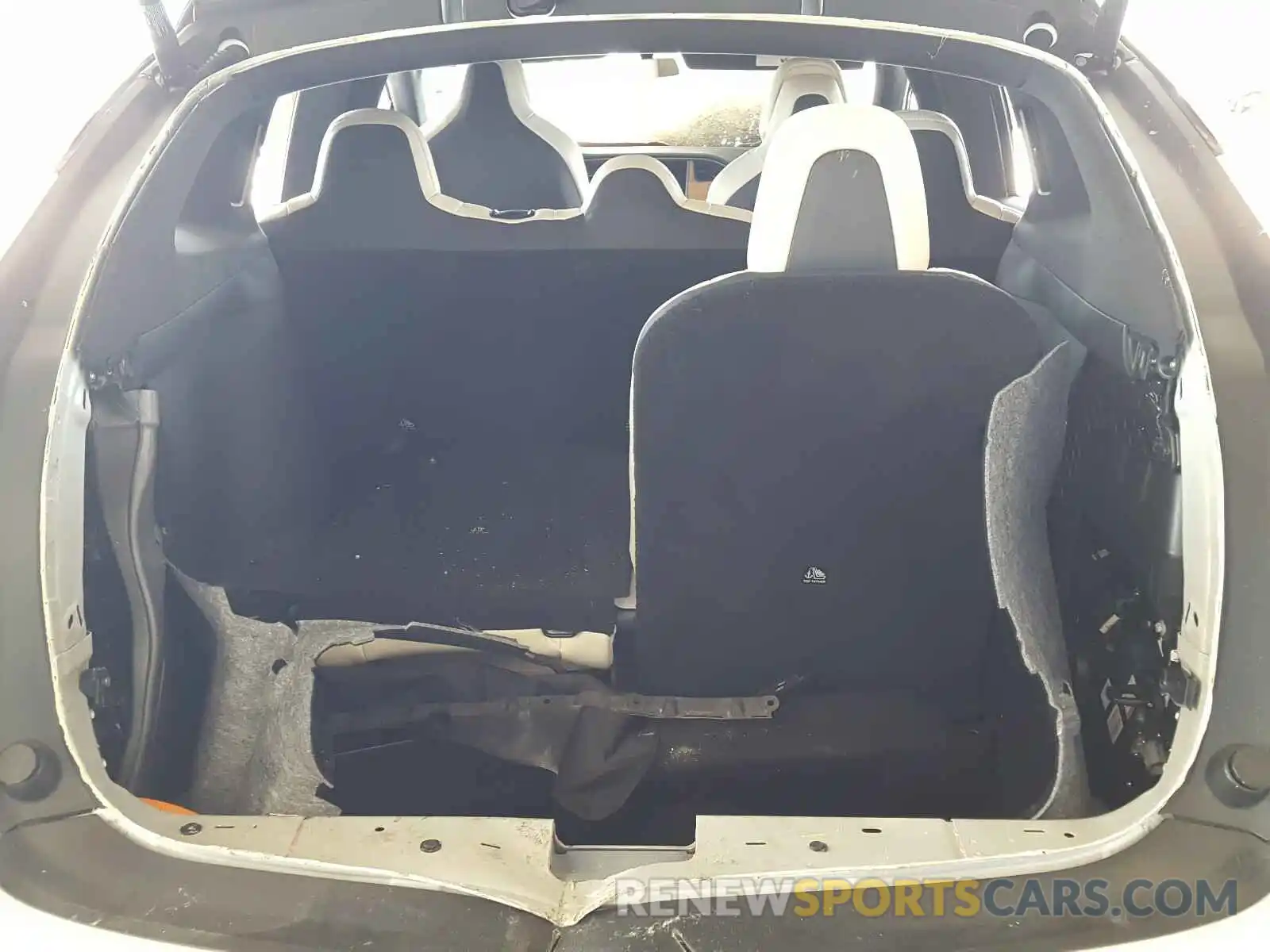 9 Photograph of a damaged car 5YJXCAE26KF193037 TESLA MODEL X 2019