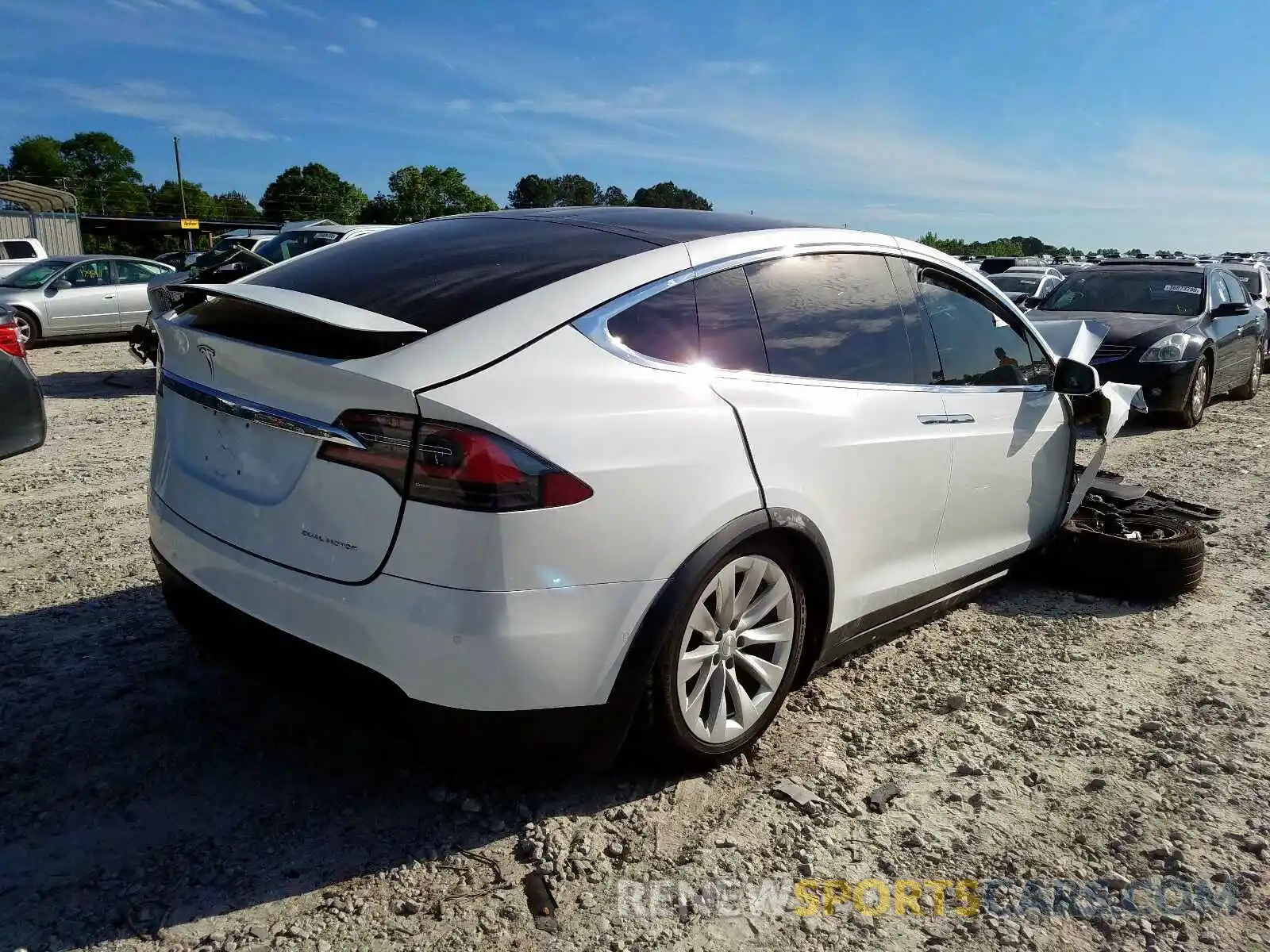 4 Фотография поврежденного автомобиля 5YJXCAE26KF193541 TESLA MODEL X 2019