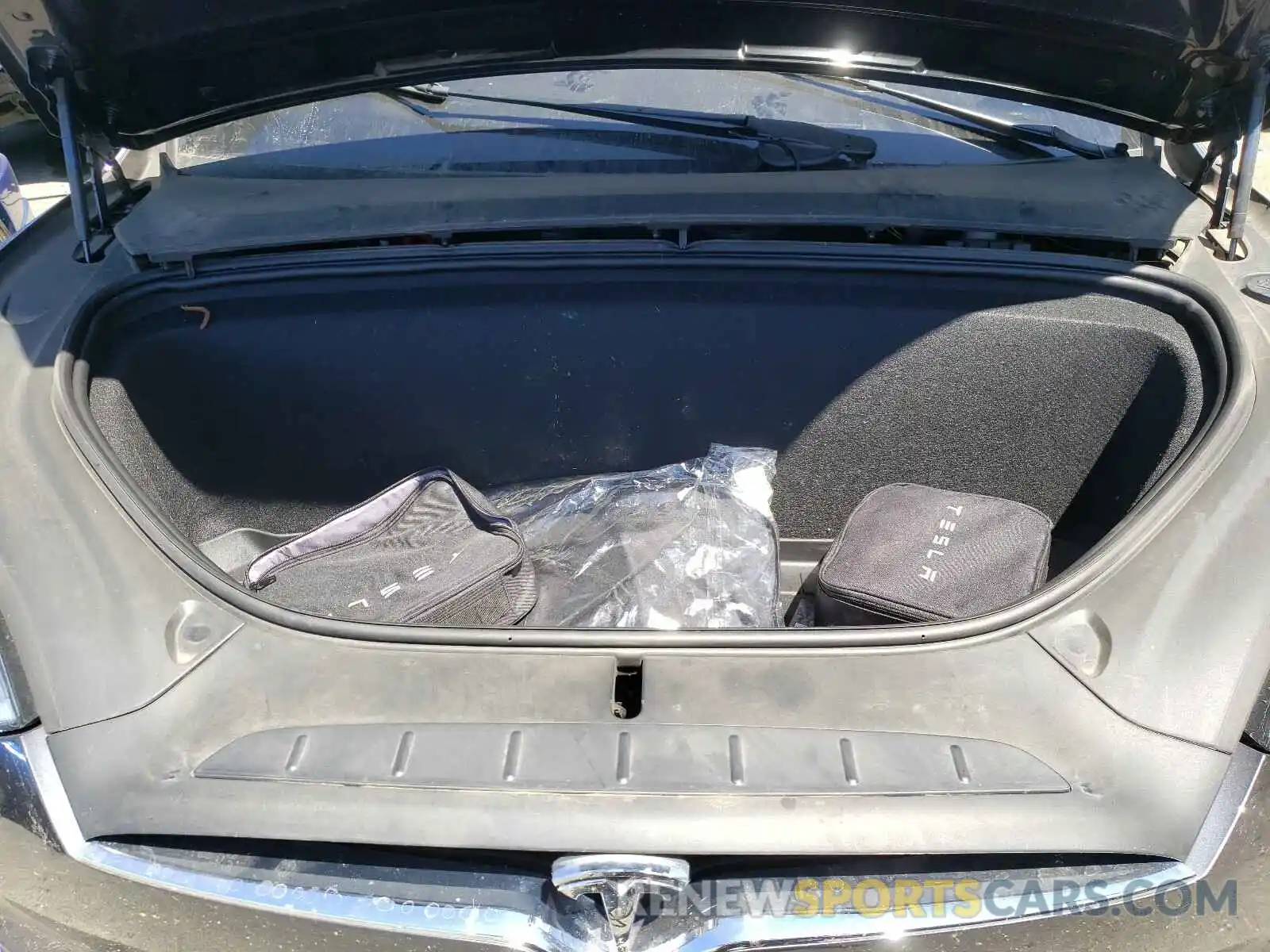 7 Photograph of a damaged car 5YJXCAE27KF184718 TESLA MODEL X 2019