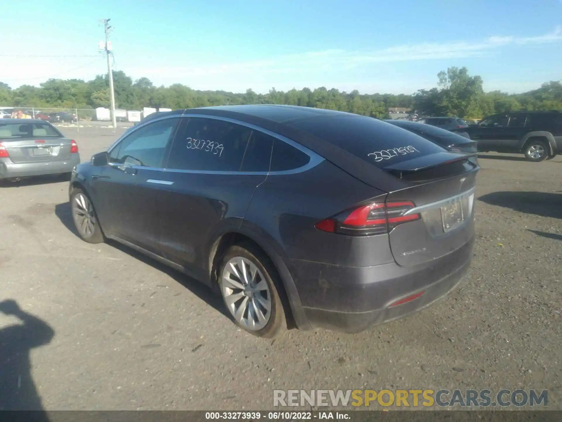 3 Photograph of a damaged car 5YJXCAE2XKF153575 TESLA MODEL X 2019