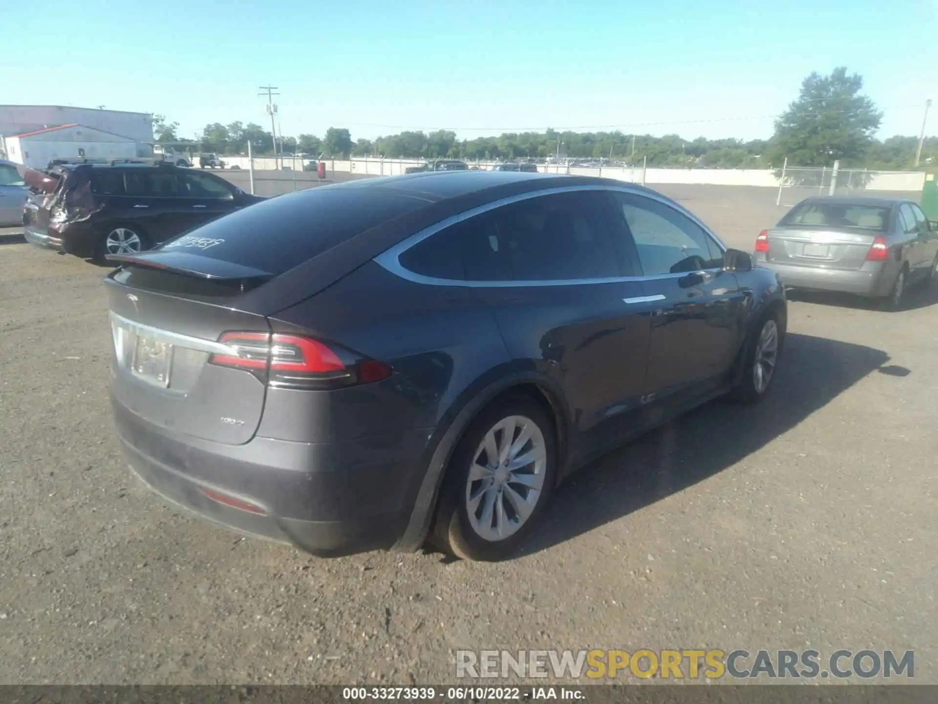 4 Photograph of a damaged car 5YJXCAE2XKF153575 TESLA MODEL X 2019