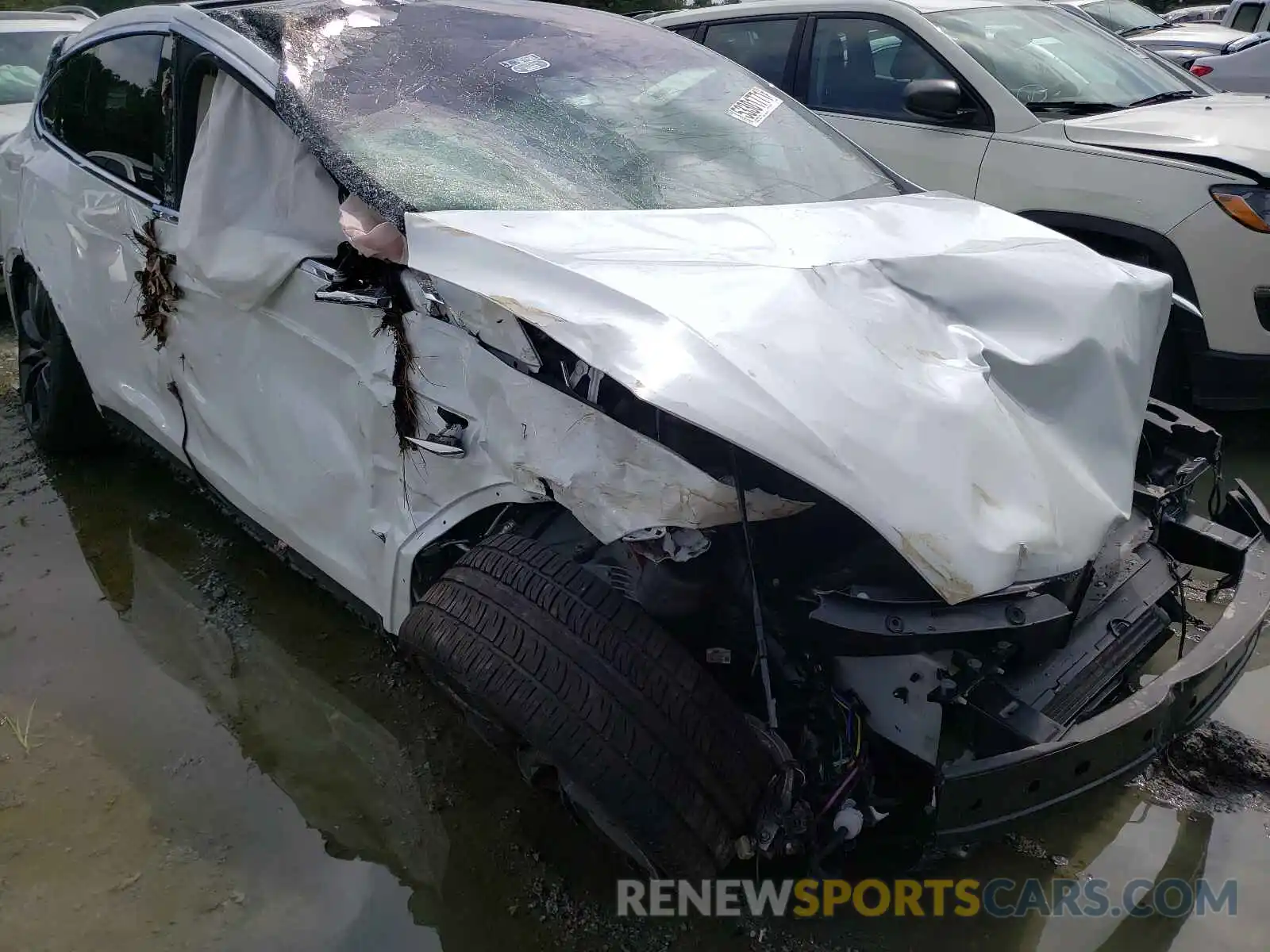 10 Photograph of a damaged car 5YJXCAE2XKF183837 TESLA MODEL X 2019