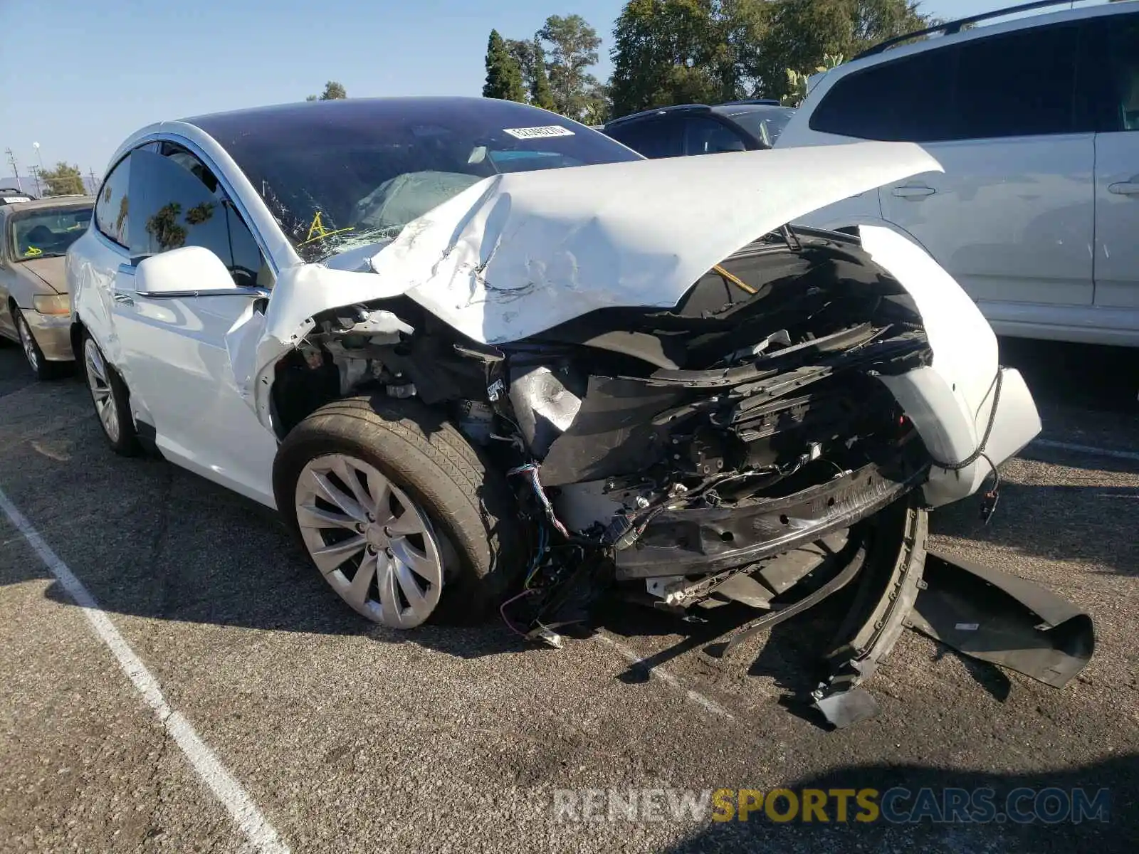 1 Photograph of a damaged car 5YJXCBE21KF205908 TESLA MODEL X 2019