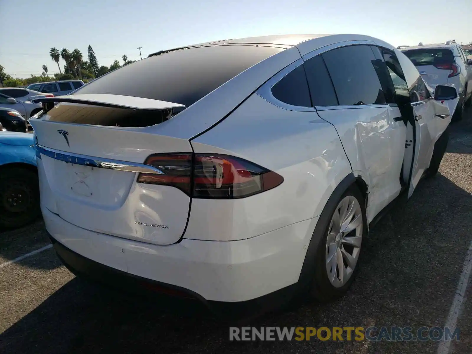 4 Фотография поврежденного автомобиля 5YJXCBE21KF205908 TESLA MODEL X 2019