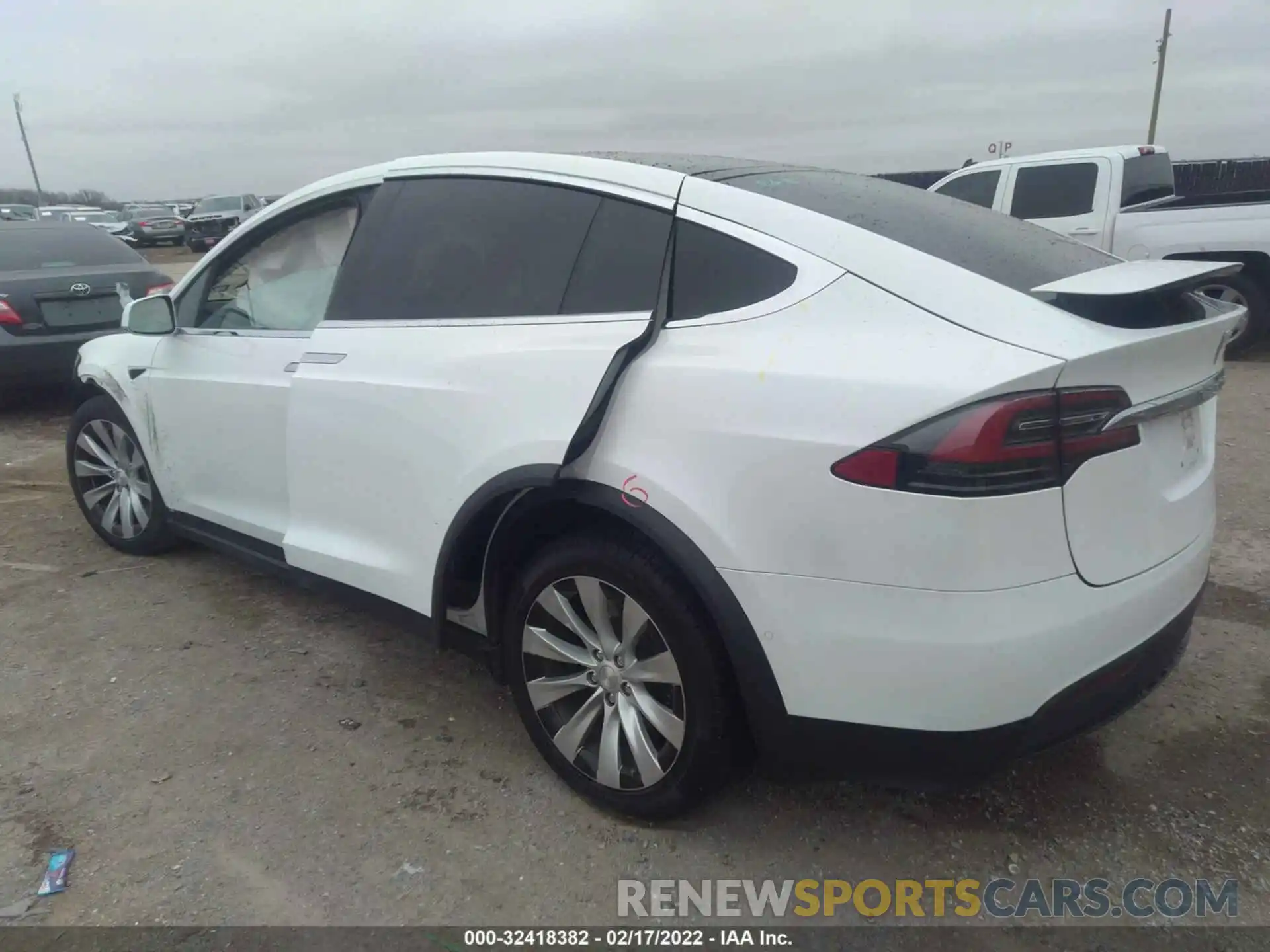 3 Photograph of a damaged car 5YJXCBE23KF185760 TESLA MODEL X 2019