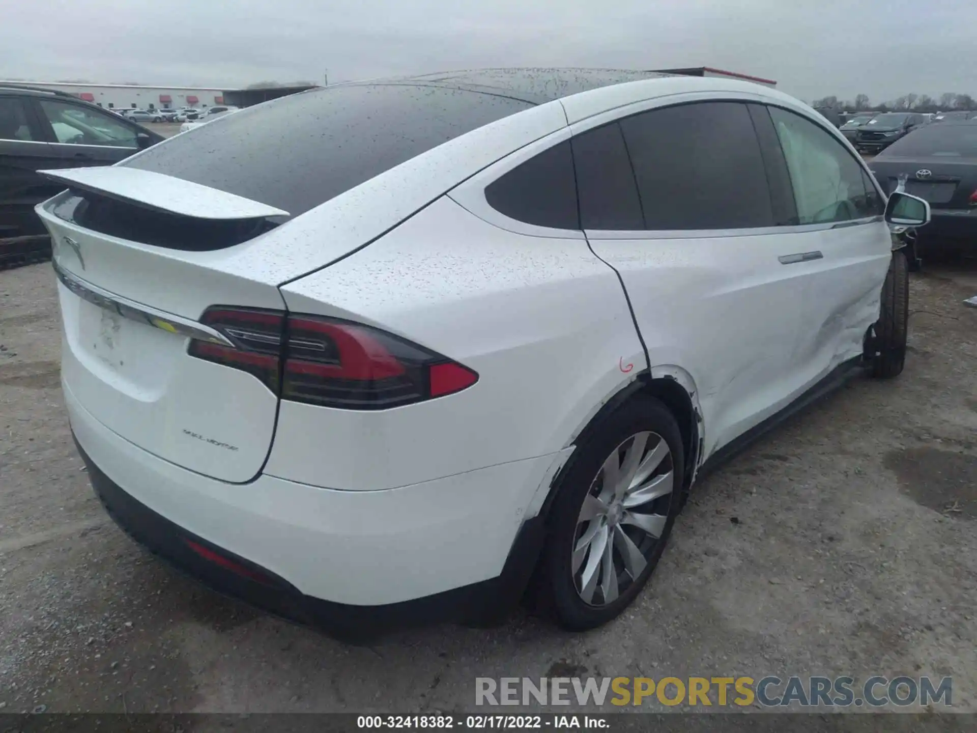 4 Photograph of a damaged car 5YJXCBE23KF185760 TESLA MODEL X 2019